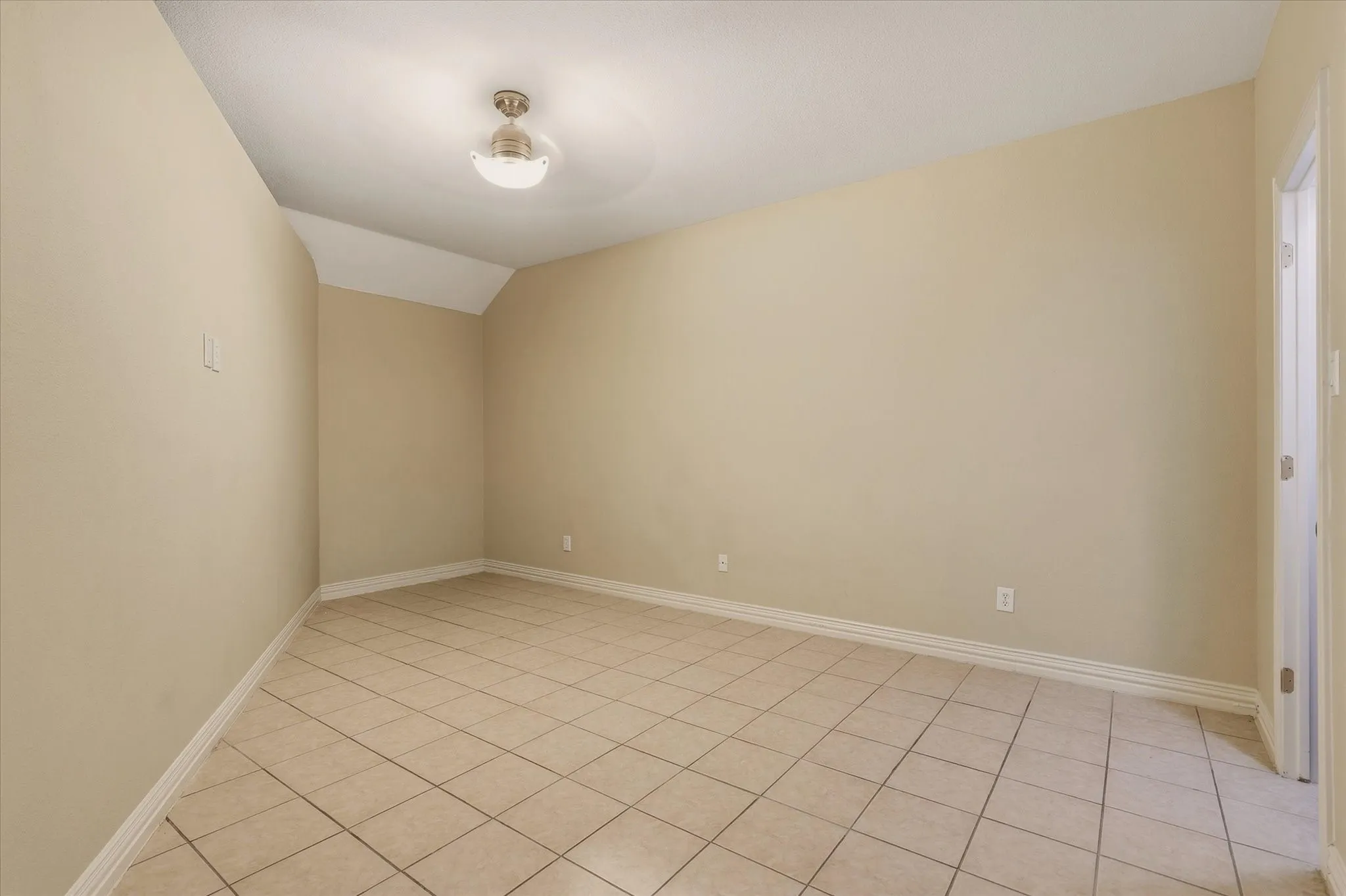 Single Family Residence For Sale in Collin County , 1150 Scarlett Drive, Lucas, Texas 75002, 5 Bedroom, 6 Bathroom, 5 Garage spaces, 4,734 Sqft, built in 2003, mls#21387400, Real Estate Agent in Lucas, Homes For Sale in Collin county, Homes For Sale in Lucas, Realtor in Lucas Texas, Real Estate Brokerage Independent Realty Texas, Luminita Cordes Realtor