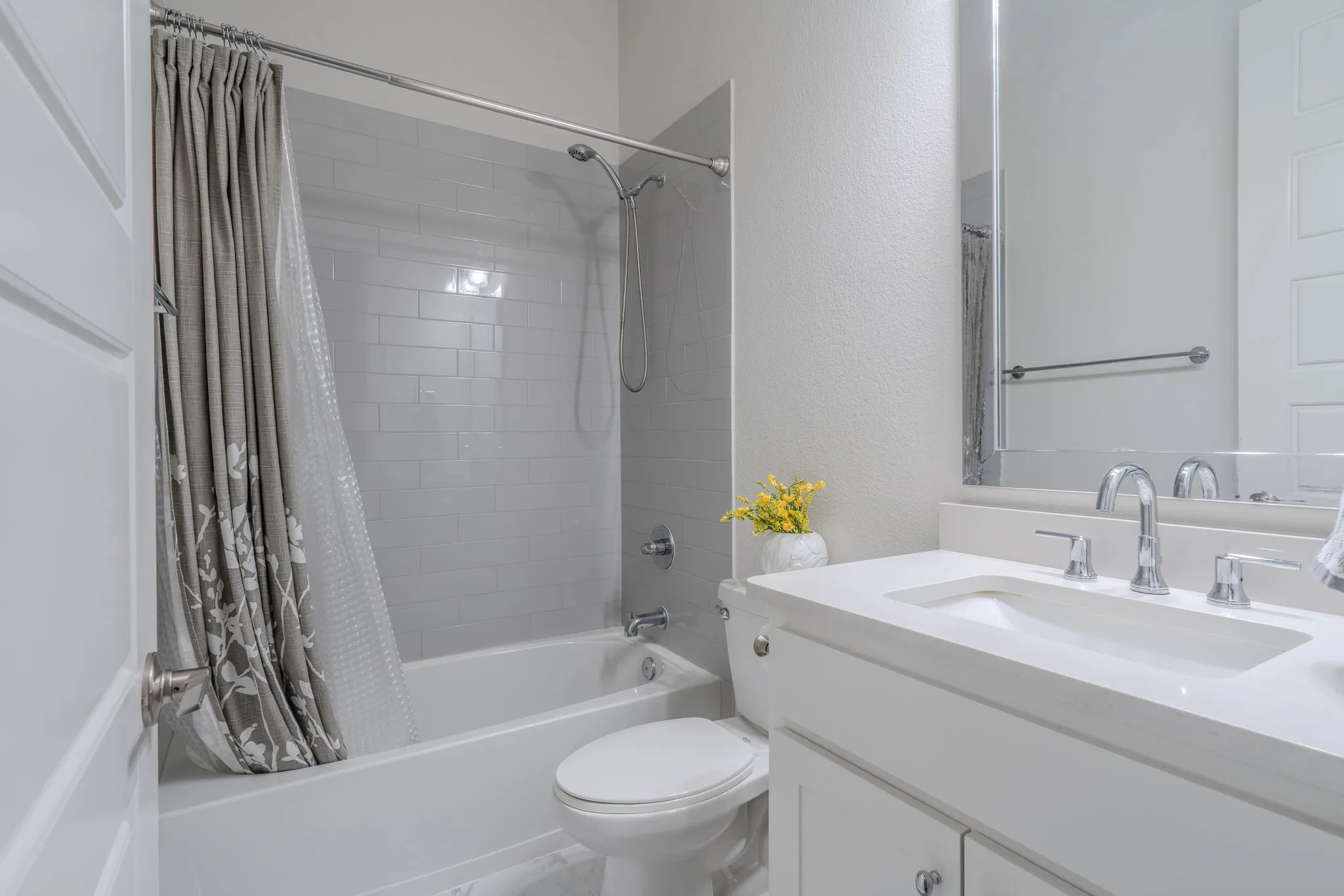 Single Family Residence For Sale in Denton County , 4945 Campbeltown Drive, Flower Mound, Texas 75028, 4 Bedroom, 3 Bathroom, 3 Garage spaces, 2,739 Sqft, built in 2020, mls#21368203, Real Estate Agent in Flower Mound, Homes For Sale in Denton county, Homes For Sale in Flower Mound, Realtor in Flower Mound Texas, Real Estate Brokerage Independent Realty Texas, Luminita Cordes Realtor