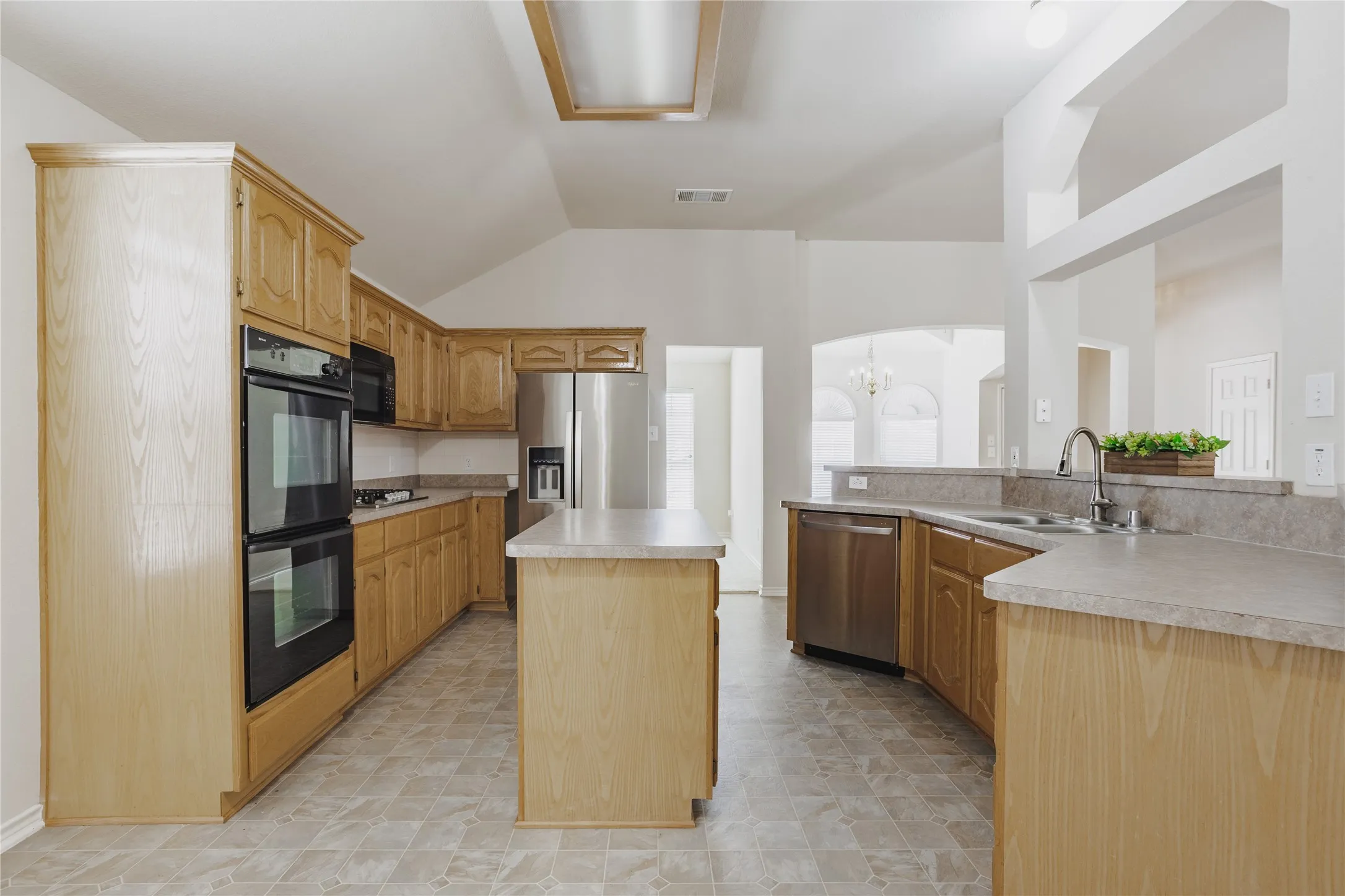 Single Family Residence For Sale in Collin County , 1606 Autumn Glen Court, Wylie, Texas 75098, 4 Bedroom, 3 Bathroom, 2 Garage spaces, 2,748 Sqft, built in 2003, mls#21386953, Real Estate Agent in Wylie, Homes For Sale in Collin county, Homes For Sale in Wylie, Realtor in Wylie Texas, Real Estate Brokerage Independent Realty Texas, Luminita Cordes Realtor