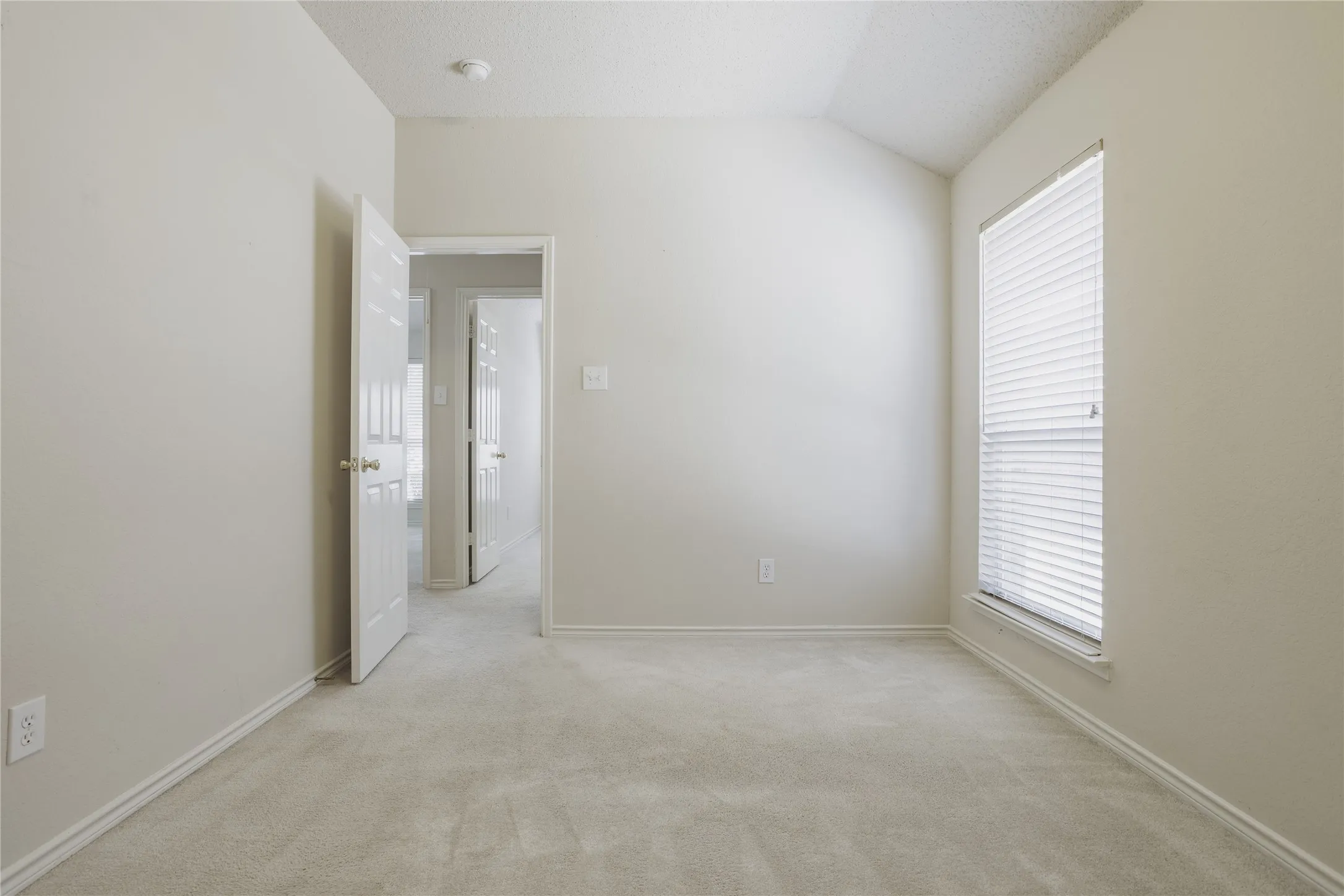 Single Family Residence For Sale in Collin County , 1606 Autumn Glen Court, Wylie, Texas 75098, 4 Bedroom, 3 Bathroom, 2 Garage spaces, 2,748 Sqft, built in 2003, mls#21386953, Real Estate Agent in Wylie, Homes For Sale in Collin county, Homes For Sale in Wylie, Realtor in Wylie Texas, Real Estate Brokerage Independent Realty Texas, Luminita Cordes Realtor