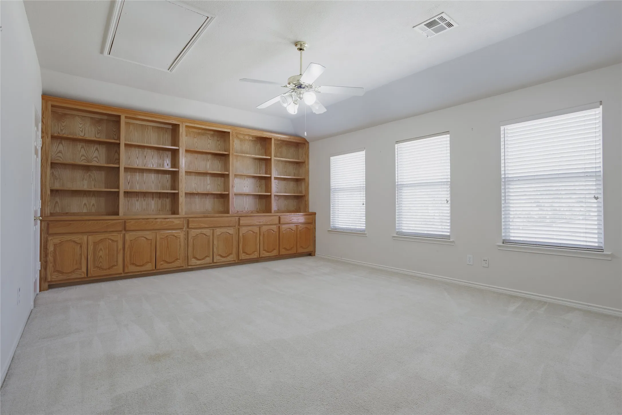 Single Family Residence For Sale in Collin County , 1606 Autumn Glen Court, Wylie, Texas 75098, 4 Bedroom, 3 Bathroom, 2 Garage spaces, 2,748 Sqft, built in 2003, mls#21386953, Real Estate Agent in Wylie, Homes For Sale in Collin county, Homes For Sale in Wylie, Realtor in Wylie Texas, Real Estate Brokerage Independent Realty Texas, Luminita Cordes Realtor