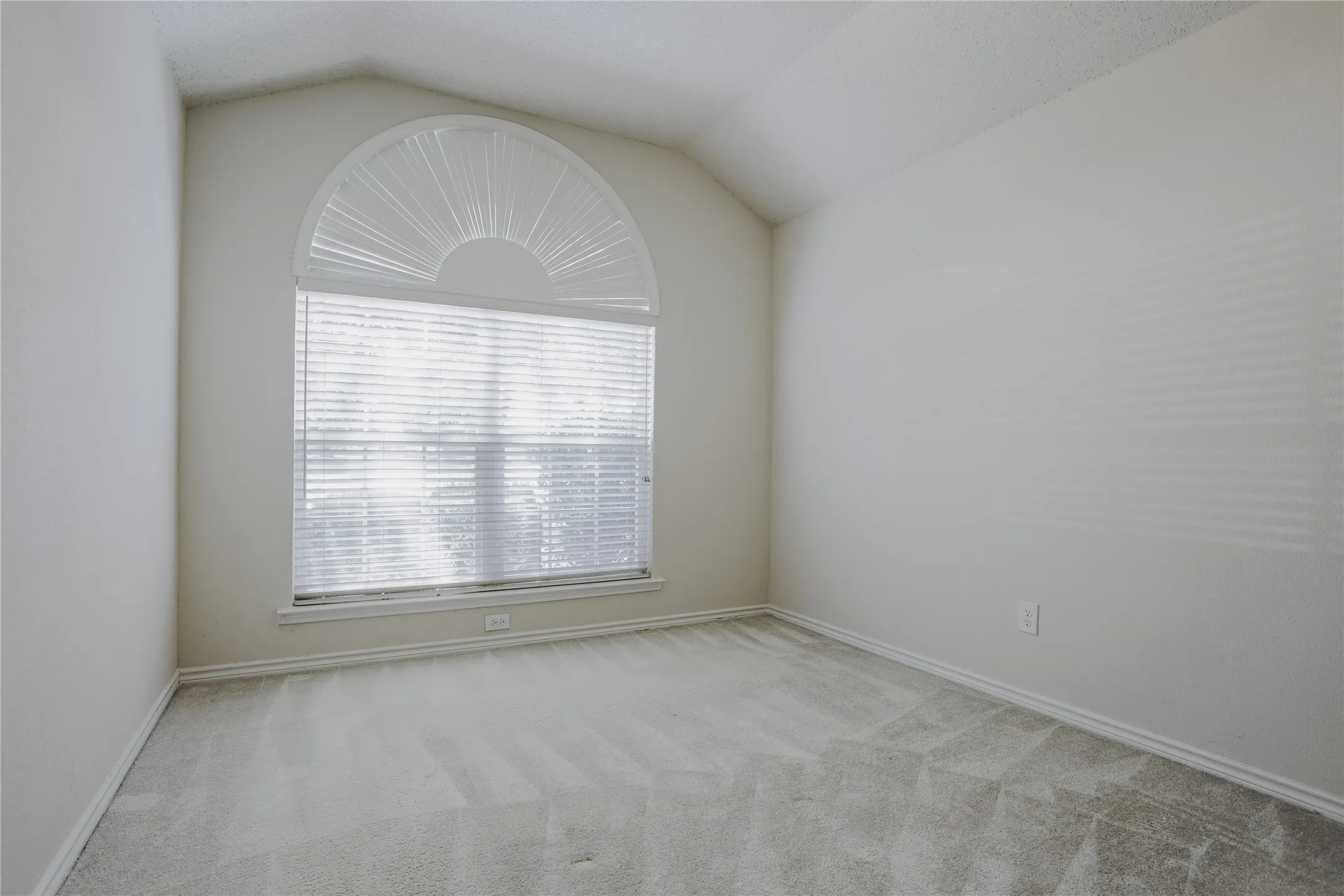 Single Family Residence For Sale in Collin County , 1606 Autumn Glen Court, Wylie, Texas 75098, 4 Bedroom, 3 Bathroom, 2 Garage spaces, 2,748 Sqft, built in 2003, mls#21386953, Real Estate Agent in Wylie, Homes For Sale in Collin county, Homes For Sale in Wylie, Realtor in Wylie Texas, Real Estate Brokerage Independent Realty Texas, Luminita Cordes Realtor
