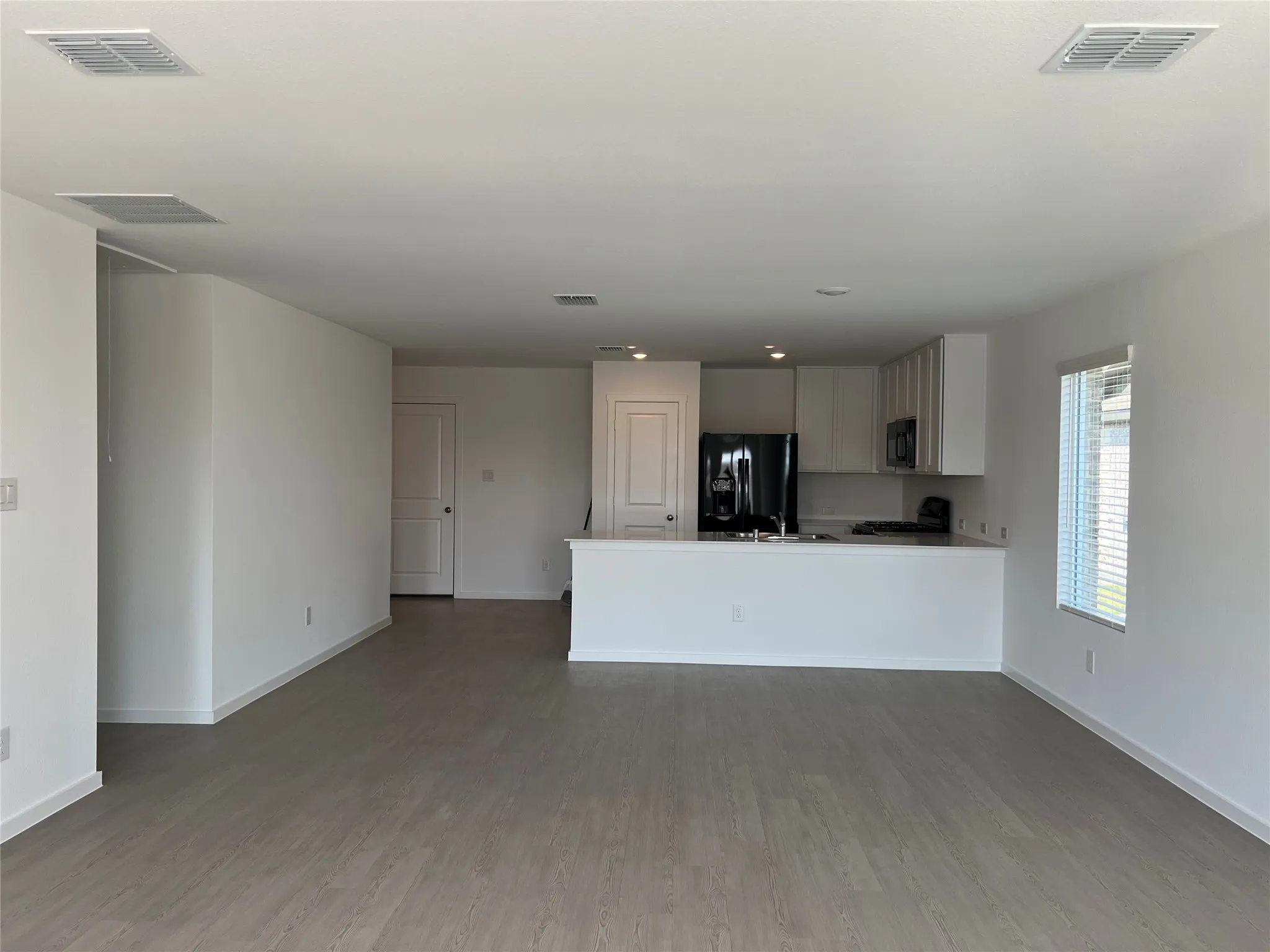 Single Family Residence For Rent in Kaufman County , 1529 Lanner Meadows Lane, Forney, Texas 75126, 3 Bedroom, 2 Bathroom, 2 Garage spaces, 1,522 Sqft, built in 2025, mls#21386828, Real Estate Agent in Forney, Homes For Rent in Kaufman county, Homes For Rent in Forney, Realtor in Forney Texas, Real Estate Brokerage Independent Realty Texas, Luminita Cordes Realtor
