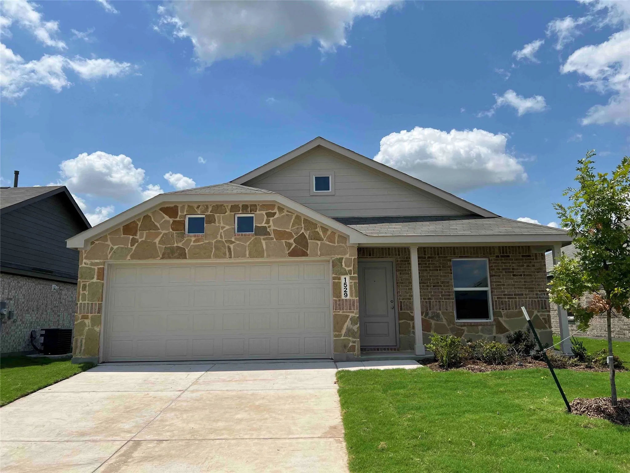 Single Family Residence For Rent in Kaufman County , 1529 Lanner Meadows Lane, Forney, Texas 75126, 3 Bedroom, 2 Bathroom, 2 Garage spaces, 1,522 Sqft, built in 2025, mls#21386828, Real Estate Agent in Forney, Homes For Rent in Kaufman county, Homes For Rent in Forney, Realtor in Forney Texas, Real Estate Brokerage Independent Realty Texas, Luminita Cordes Realtor