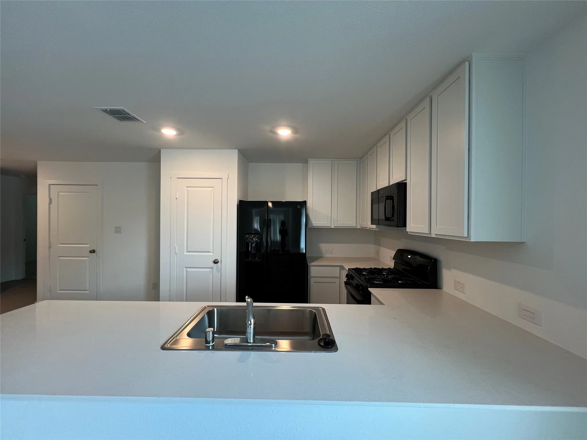 Single Family Residence For Rent in Kaufman County , 1529 Lanner Meadows Lane, Forney, Texas 75126, 3 Bedroom, 2 Bathroom, 2 Garage spaces, 1,522 Sqft, built in 2025, mls#21386828, Real Estate Agent in Forney, Homes For Rent in Kaufman county, Homes For Rent in Forney, Realtor in Forney Texas, Real Estate Brokerage Independent Realty Texas, Luminita Cordes Realtor