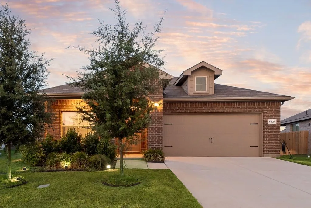 Single Family Residence For Sale in Tarrant County , 9621 Catclaw Terrace, Fort Worth, Texas 76036, 4 Bedroom, 2 Bathroom, 2 Garage spaces, 1,737 Sqft, built in 2023, mls#21382588, Real Estate Agent in Fort Worth, Homes For Sale in Tarrant county, Homes For Sale in Fort Worth, Realtor in Fort Worth Texas, Real Estate Brokerage Independent Realty Texas, Luminita Cordes Realtor