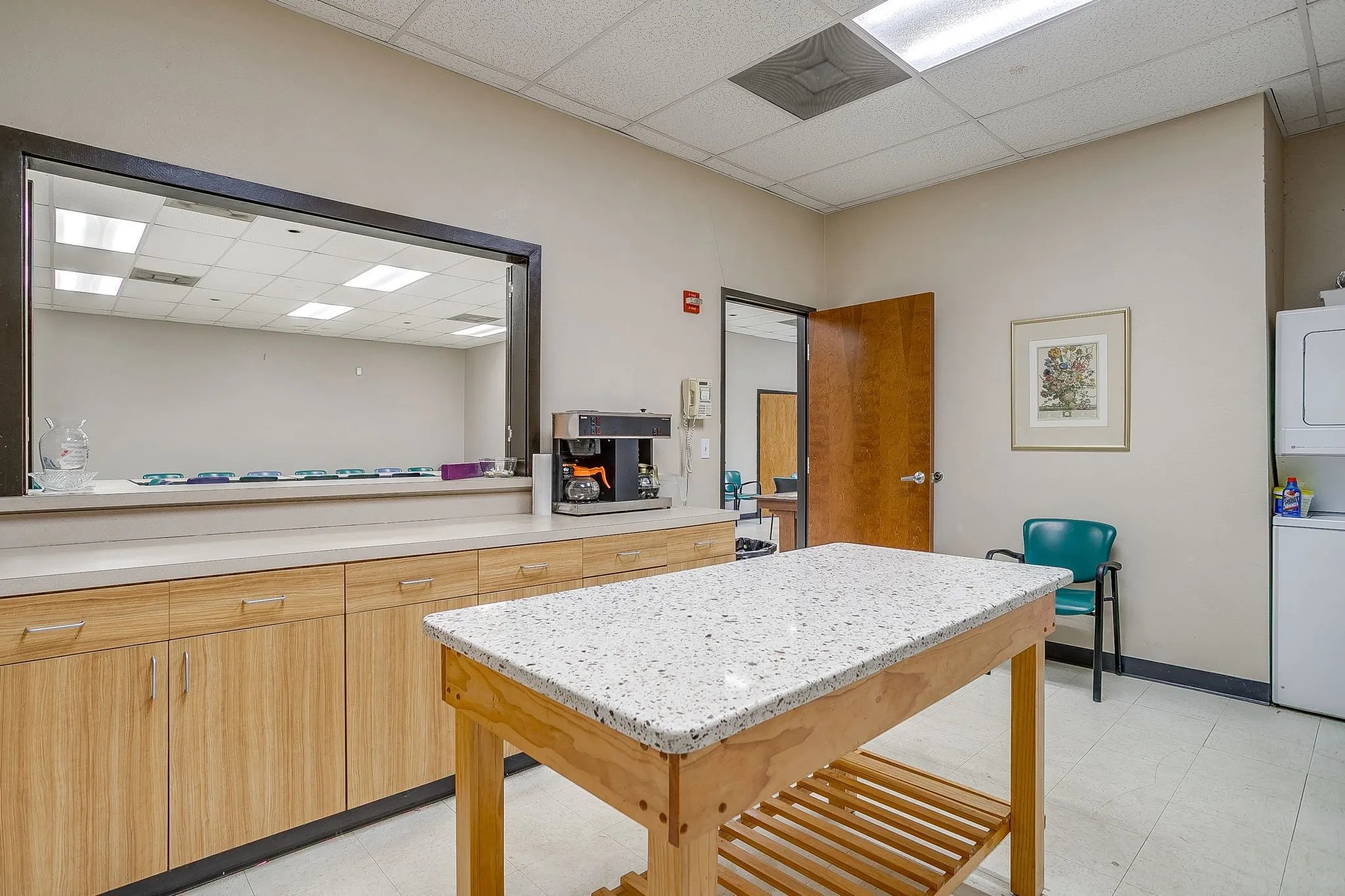 Office For Sale in Tarrant County , 4615 E California Parkway, Forest Hill, Texas 76119, 0, 0, Garage spaces, 0 Sqft, built in 1977, mls#21387777, Real Estate Agent in Forest Hill, Homes For Sale in Tarrant county, Homes For Sale in Forest Hill, Realtor in Forest Hill Texas, Real Estate Brokerage Independent Realty Texas, Luminita Cordes Realtor
