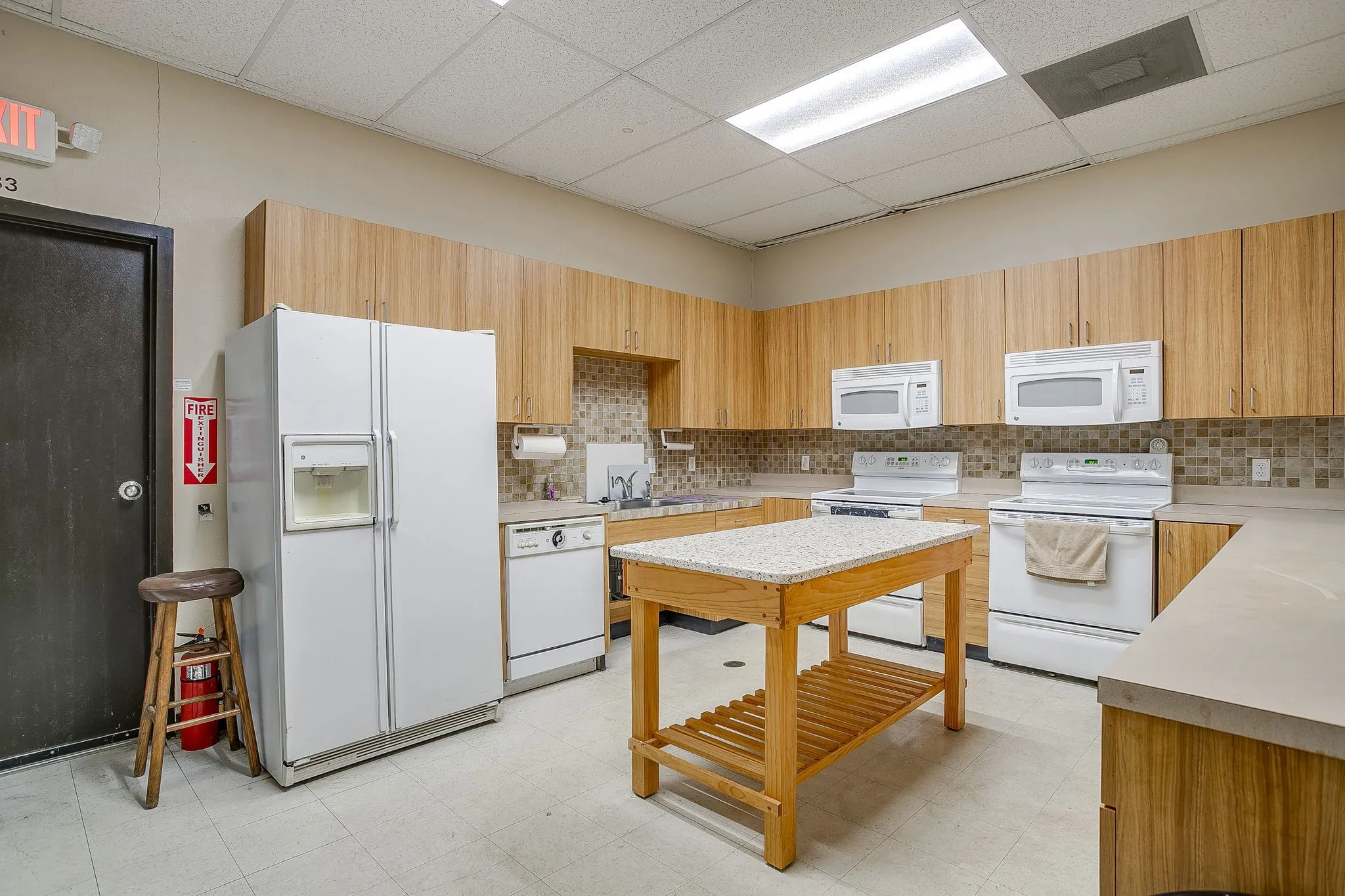 Office For Sale in Tarrant County , 4615 E California Parkway, Forest Hill, Texas 76119, 0, 0, Garage spaces, 0 Sqft, built in 1977, mls#21387777, Real Estate Agent in Forest Hill, Homes For Sale in Tarrant county, Homes For Sale in Forest Hill, Realtor in Forest Hill Texas, Real Estate Brokerage Independent Realty Texas, Luminita Cordes Realtor
