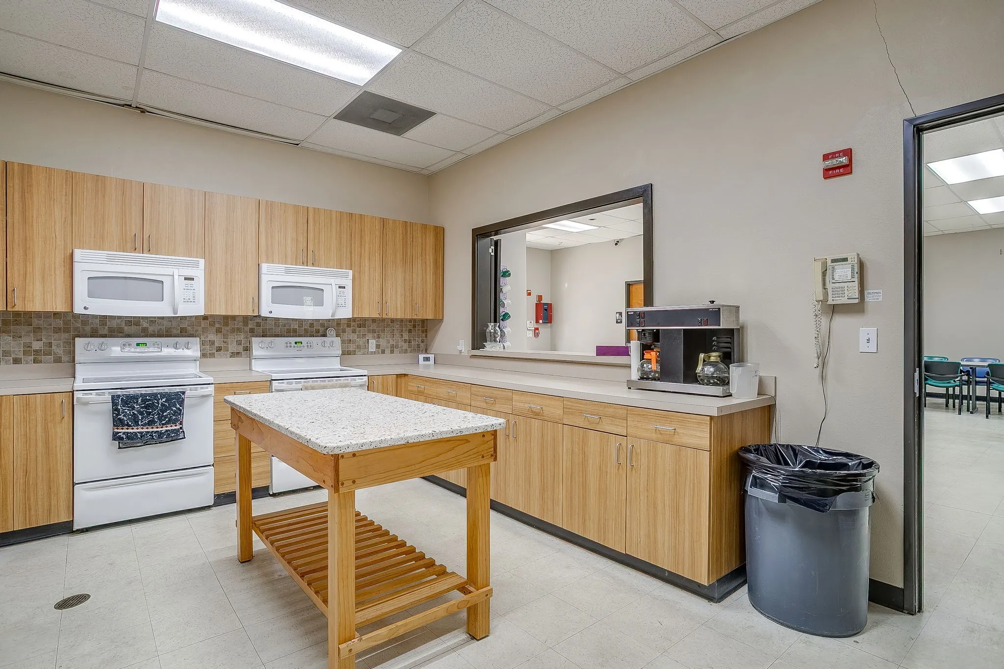 Office For Sale in Tarrant County , 4615 E California Parkway, Forest Hill, Texas 76119, 0, 0, Garage spaces, 0 Sqft, built in 1977, mls#21387777, Real Estate Agent in Forest Hill, Homes For Sale in Tarrant county, Homes For Sale in Forest Hill, Realtor in Forest Hill Texas, Real Estate Brokerage Independent Realty Texas, Luminita Cordes Realtor