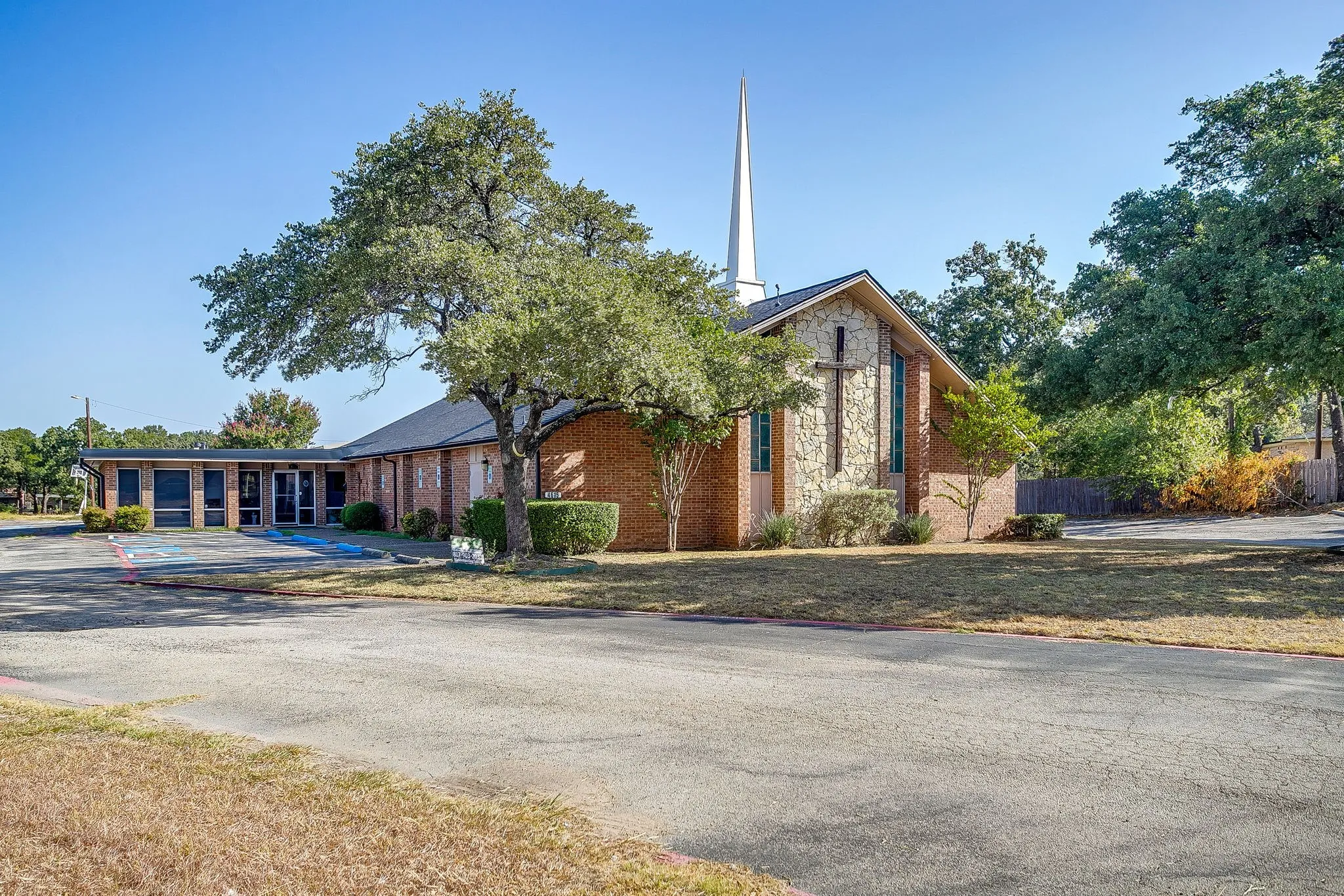 Office For Sale in Tarrant County , 4615 E California Parkway, Forest Hill, Texas 76119, 0, 0, Garage spaces, 0 Sqft, built in 1977, mls#21387777, Real Estate Agent in Forest Hill, Homes For Sale in Tarrant county, Homes For Sale in Forest Hill, Realtor in Forest Hill Texas, Real Estate Brokerage Independent Realty Texas, Luminita Cordes Realtor