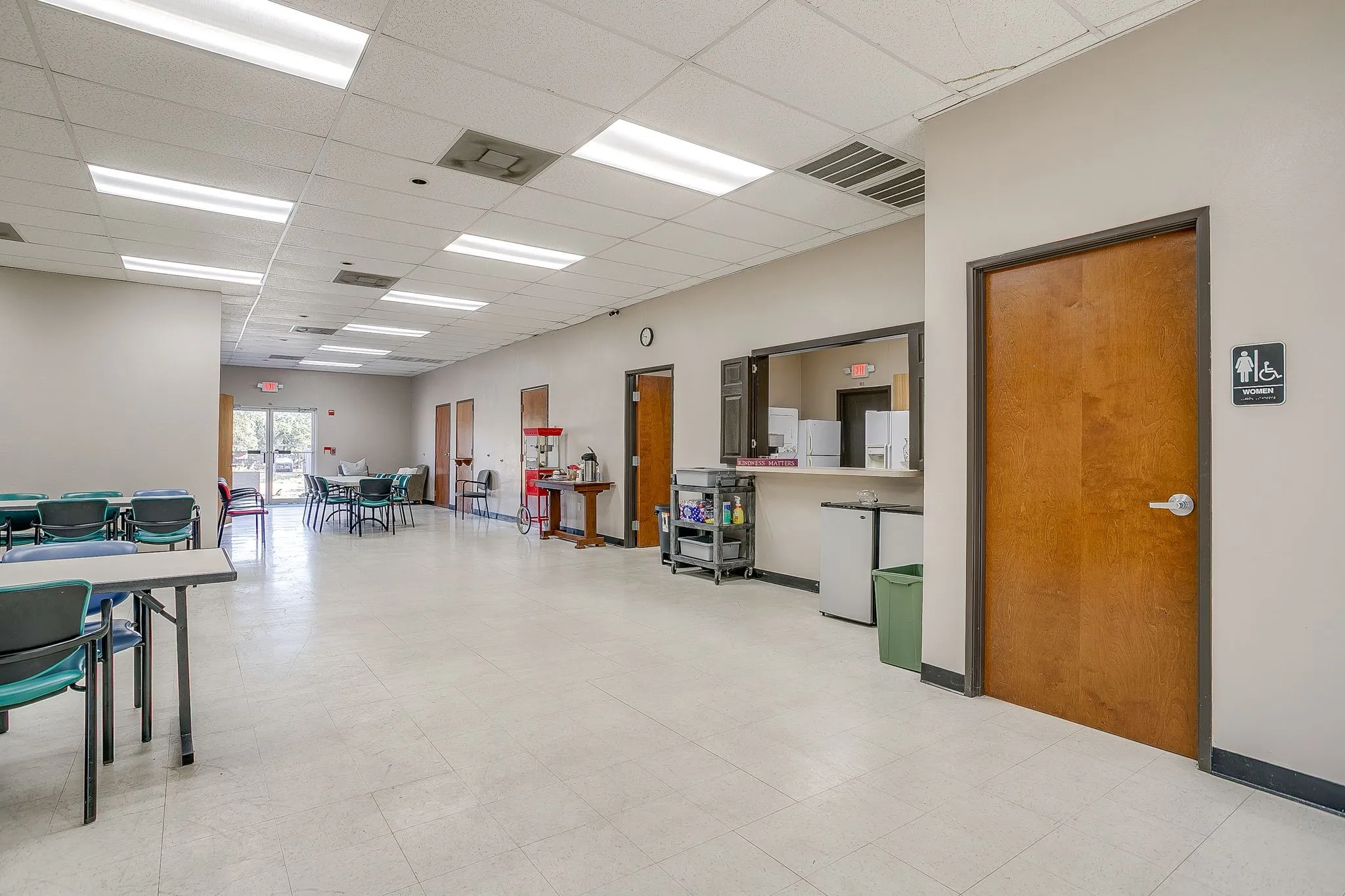 Office For Sale in Tarrant County , 4615 E California Parkway, Forest Hill, Texas 76119, 0, 0, Garage spaces, 0 Sqft, built in 1977, mls#21387777, Real Estate Agent in Forest Hill, Homes For Sale in Tarrant county, Homes For Sale in Forest Hill, Realtor in Forest Hill Texas, Real Estate Brokerage Independent Realty Texas, Luminita Cordes Realtor