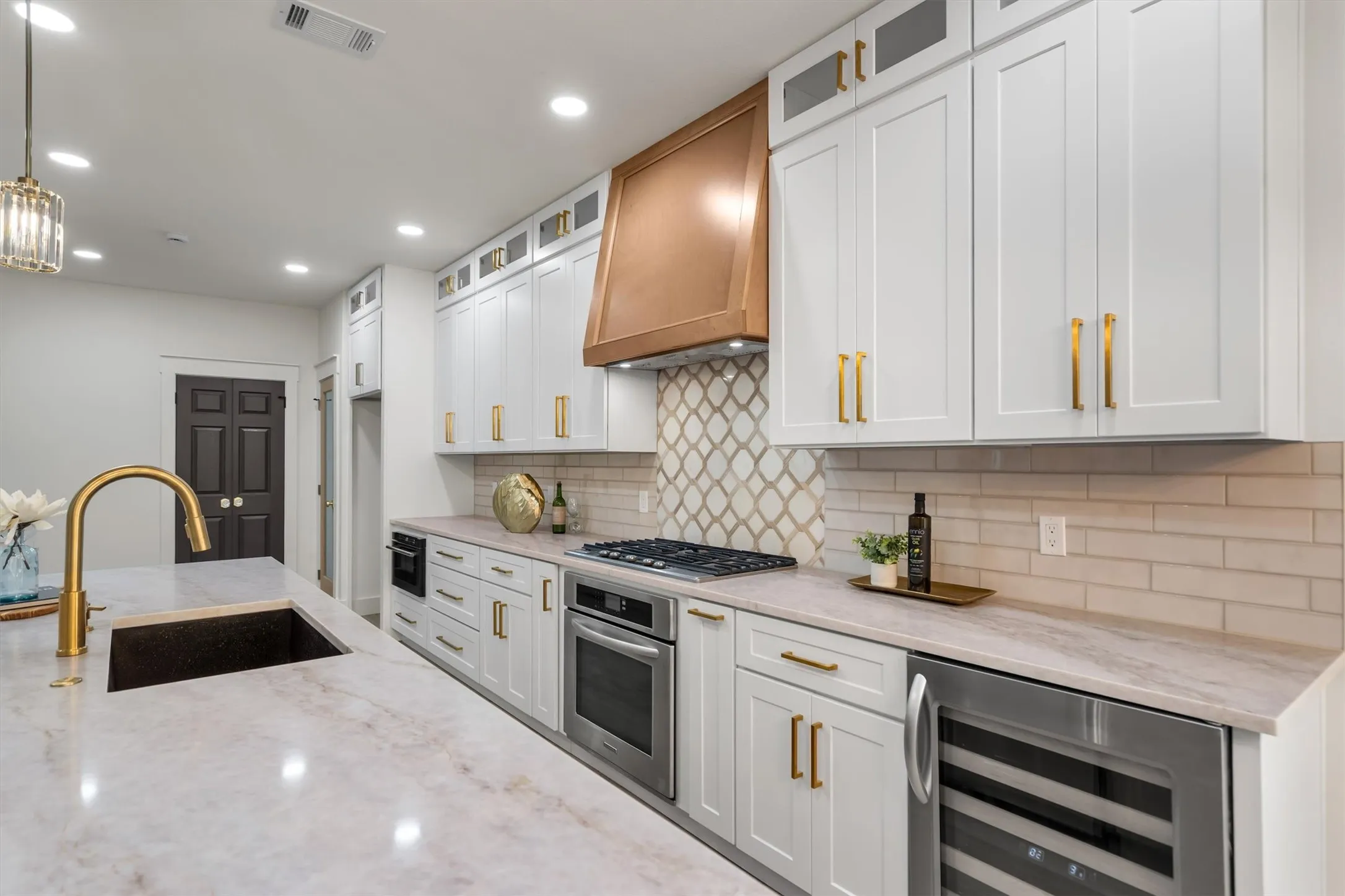Single Family Residence For Sale in Collin County , 2706 Summerwood Court, Mc Kinney, Texas 75072, 4 Bedroom, 3 Bathroom, 2 Garage spaces, 3,040 Sqft, built in 1993, mls#21388520, Real Estate Agent in Mc Kinney, Homes For Sale in Collin county, Homes For Sale in Mc Kinney, Realtor in Mc Kinney Texas, Real Estate Brokerage Independent Realty Texas, Luminita Cordes Realtor