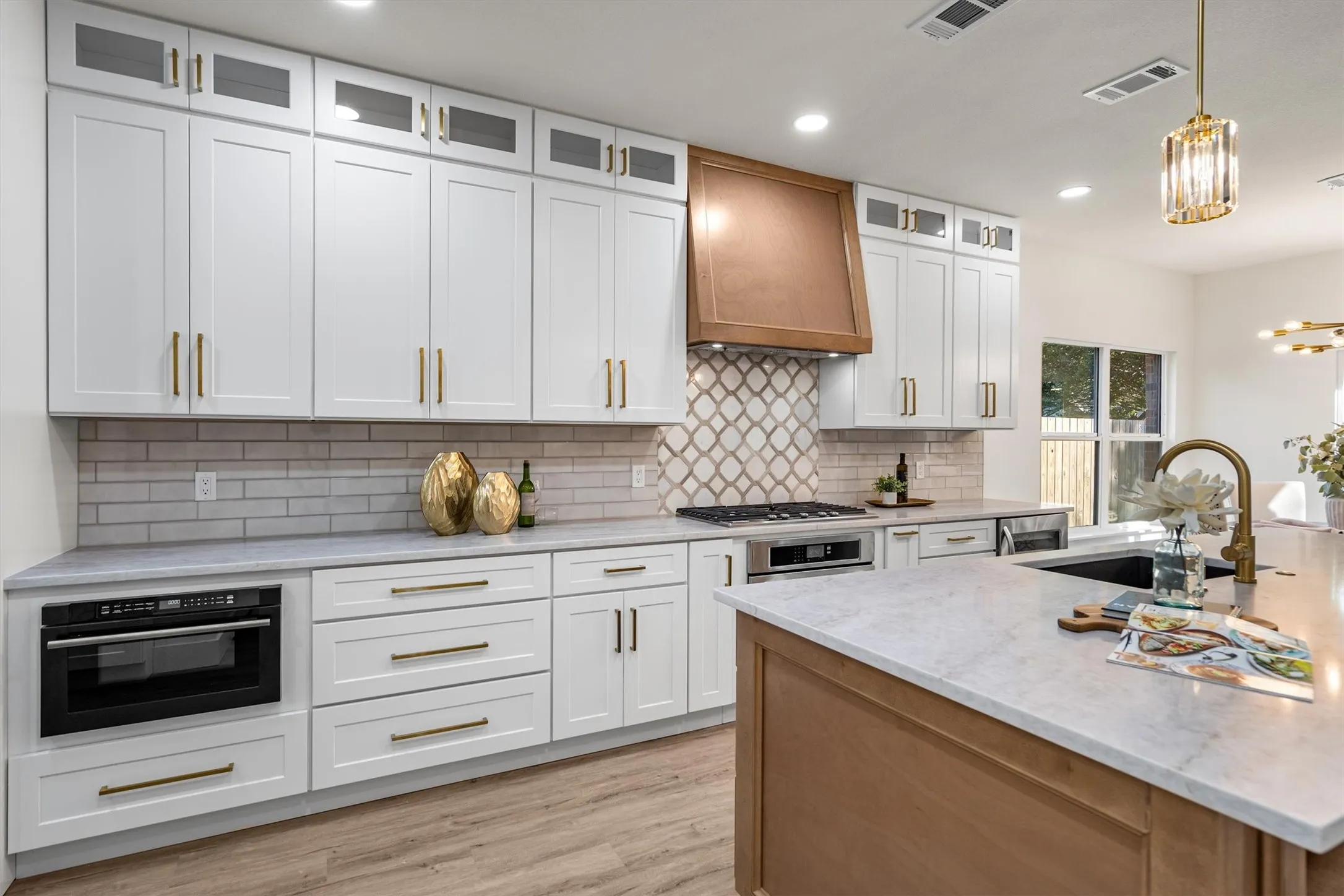 Single Family Residence For Sale in Collin County , 2706 Summerwood Court, Mc Kinney, Texas 75072, 4 Bedroom, 3 Bathroom, 2 Garage spaces, 3,040 Sqft, built in 1993, mls#21388520, Real Estate Agent in Mc Kinney, Homes For Sale in Collin county, Homes For Sale in Mc Kinney, Realtor in Mc Kinney Texas, Real Estate Brokerage Independent Realty Texas, Luminita Cordes Realtor