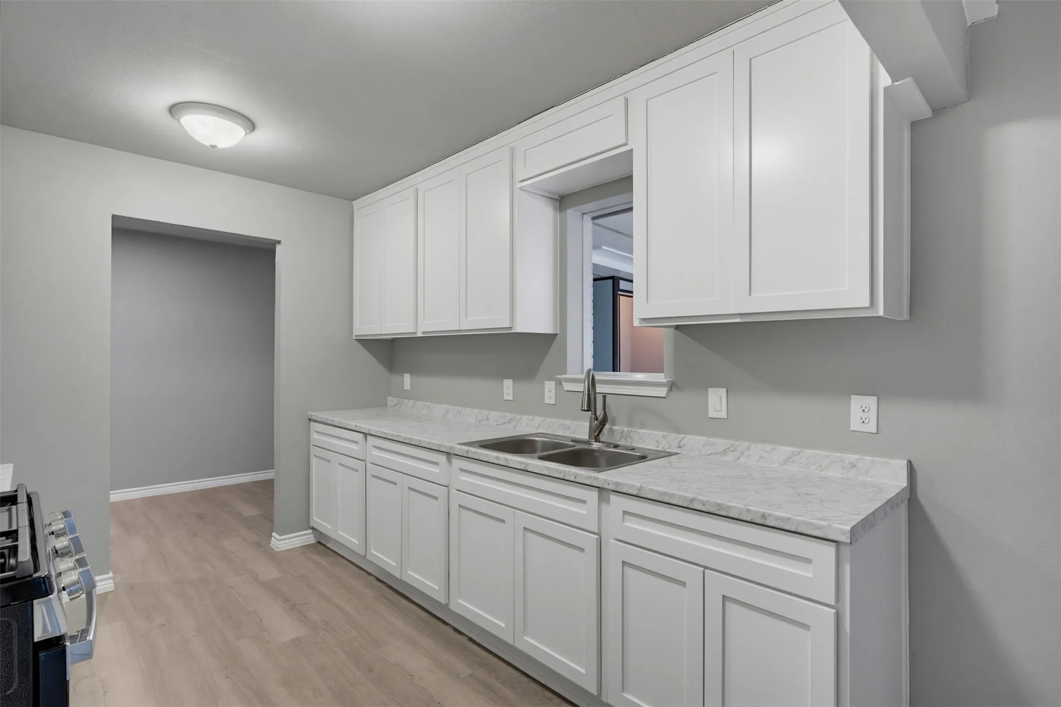 Single Family Residence For Sale in Tarrant County , 2105 Cottie Lane, Arlington, Texas 76010, 3 Bedroom, 2 Bathroom, 2 Garage spaces, 1,962 Sqft, built in 1958, mls#21382962, Real Estate Agent in Arlington, Homes For Sale in Tarrant county, Homes For Sale in Arlington, Realtor in Arlington Texas, Real Estate Brokerage Independent Realty Texas, Luminita Cordes Realtor