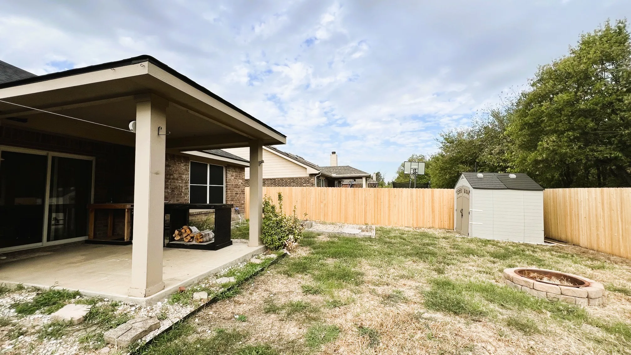 Single Family Residence For Rent in Tarrant County , 909 Penny Royal Court, Arlington, Texas 76002, 3 Bedroom, 2 Bathroom, 2 Garage spaces, 1,924 Sqft, built in 2013, mls#21386800, Real Estate Agent in Arlington, Homes For Rent in Tarrant county, Homes For Rent in Arlington, Realtor in Arlington Texas, Real Estate Brokerage Independent Realty Texas, Luminita Cordes Realtor