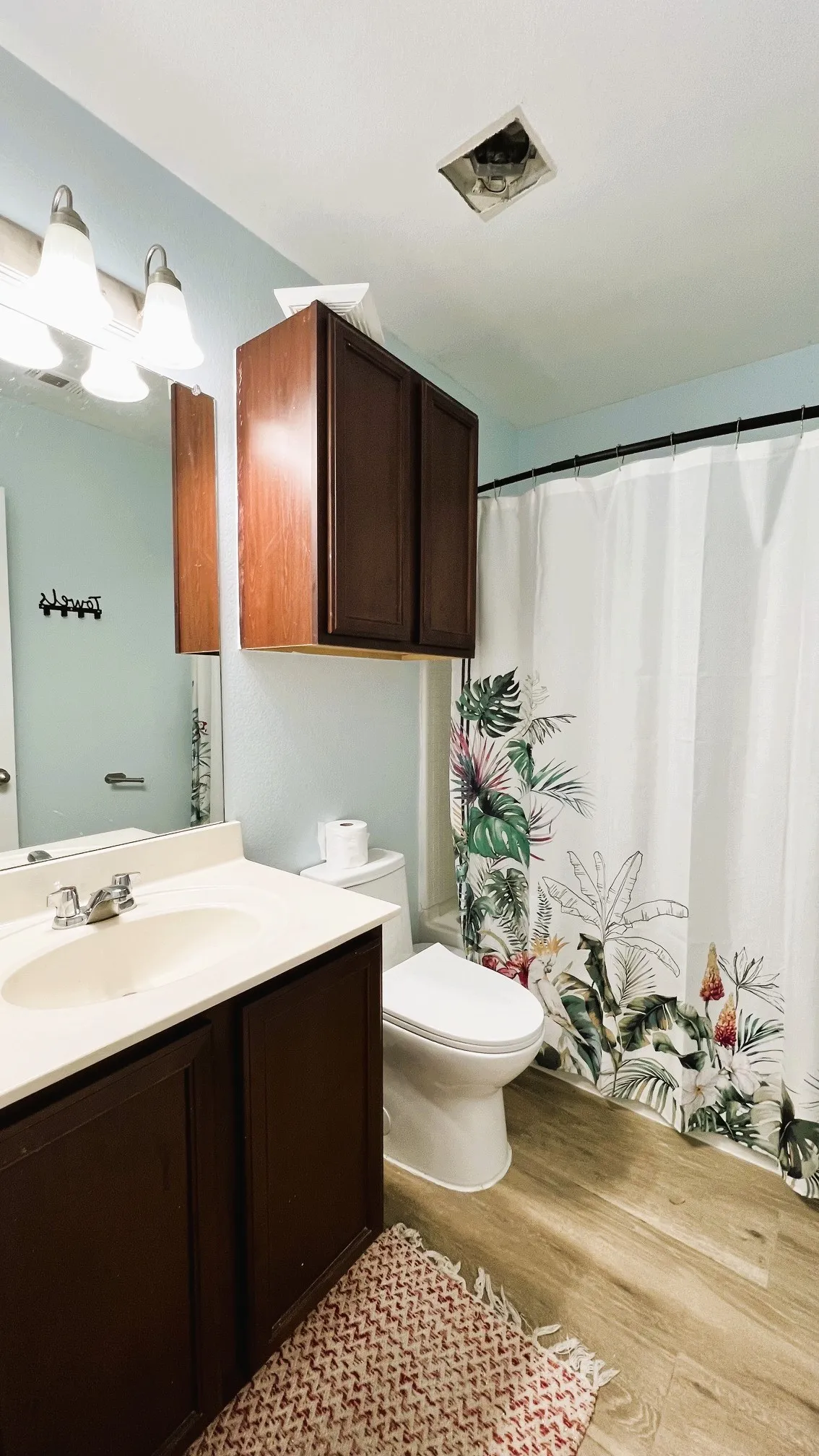 Single Family Residence For Rent in Tarrant County , 909 Penny Royal Court, Arlington, Texas 76002, 3 Bedroom, 2 Bathroom, 2 Garage spaces, 1,924 Sqft, built in 2013, mls#21386800, Real Estate Agent in Arlington, Homes For Rent in Tarrant county, Homes For Rent in Arlington, Realtor in Arlington Texas, Real Estate Brokerage Independent Realty Texas, Luminita Cordes Realtor
