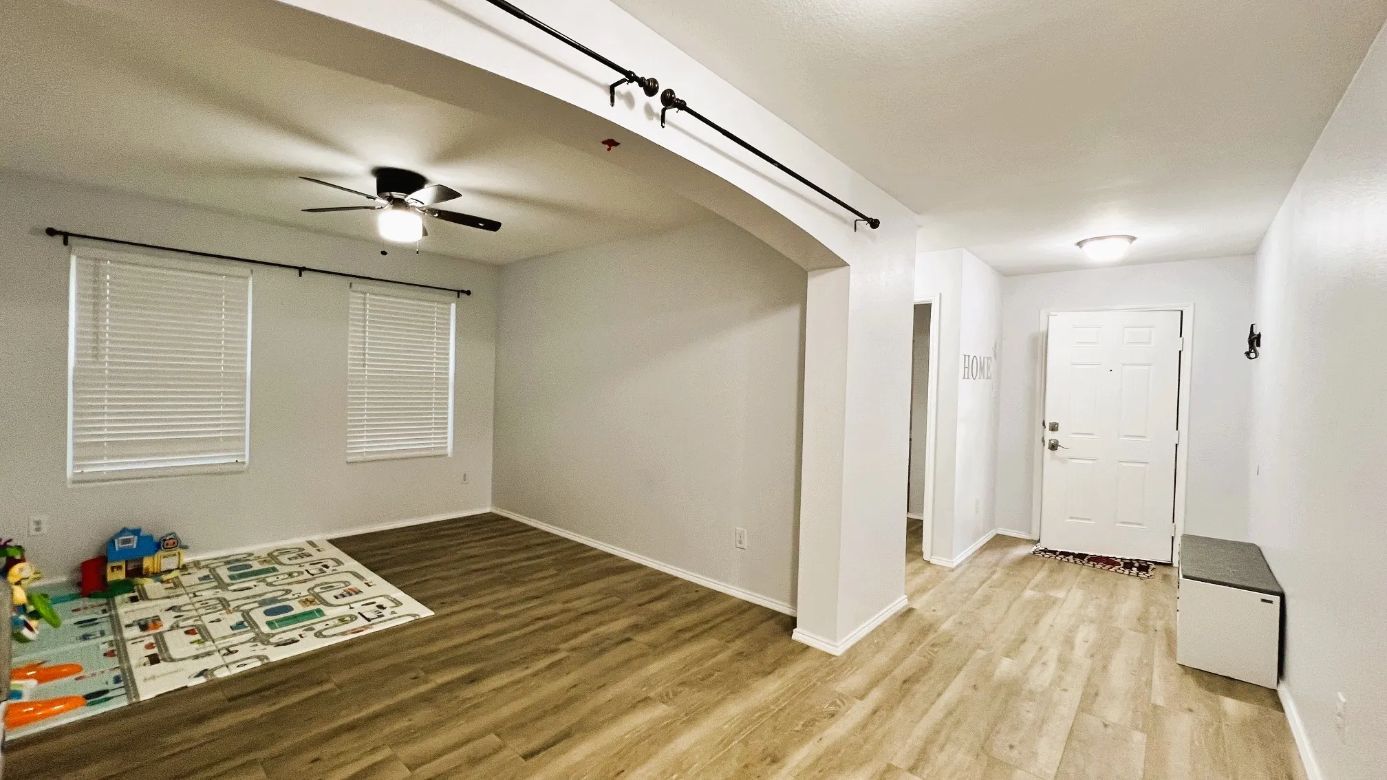 Single Family Residence For Rent in Tarrant County , 909 Penny Royal Court, Arlington, Texas 76002, 3 Bedroom, 2 Bathroom, 2 Garage spaces, 1,924 Sqft, built in 2013, mls#21386800, Real Estate Agent in Arlington, Homes For Rent in Tarrant county, Homes For Rent in Arlington, Realtor in Arlington Texas, Real Estate Brokerage Independent Realty Texas, Luminita Cordes Realtor