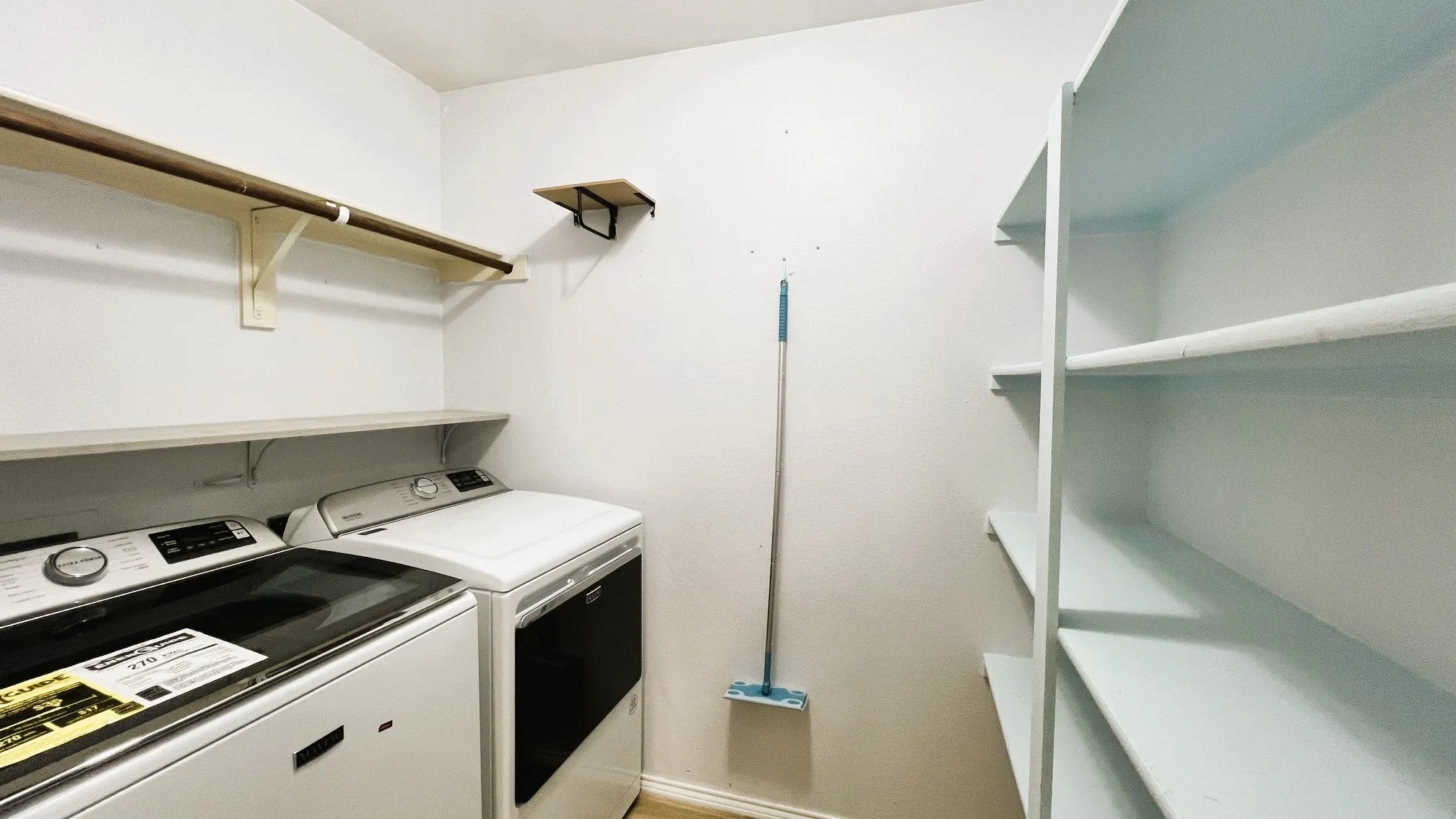 Single Family Residence For Rent in Tarrant County , 909 Penny Royal Court, Arlington, Texas 76002, 3 Bedroom, 2 Bathroom, 2 Garage spaces, 1,924 Sqft, built in 2013, mls#21386800, Real Estate Agent in Arlington, Homes For Rent in Tarrant county, Homes For Rent in Arlington, Realtor in Arlington Texas, Real Estate Brokerage Independent Realty Texas, Luminita Cordes Realtor