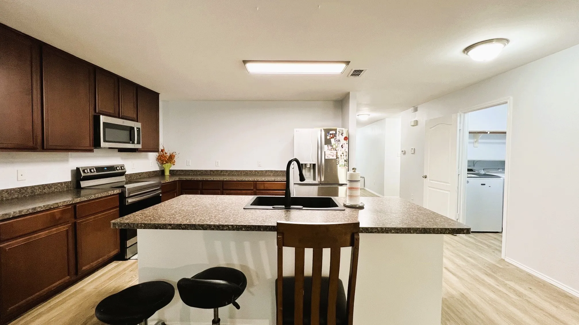 Single Family Residence For Rent in Tarrant County , 909 Penny Royal Court, Arlington, Texas 76002, 3 Bedroom, 2 Bathroom, 2 Garage spaces, 1,924 Sqft, built in 2013, mls#21386800, Real Estate Agent in Arlington, Homes For Rent in Tarrant county, Homes For Rent in Arlington, Realtor in Arlington Texas, Real Estate Brokerage Independent Realty Texas, Luminita Cordes Realtor