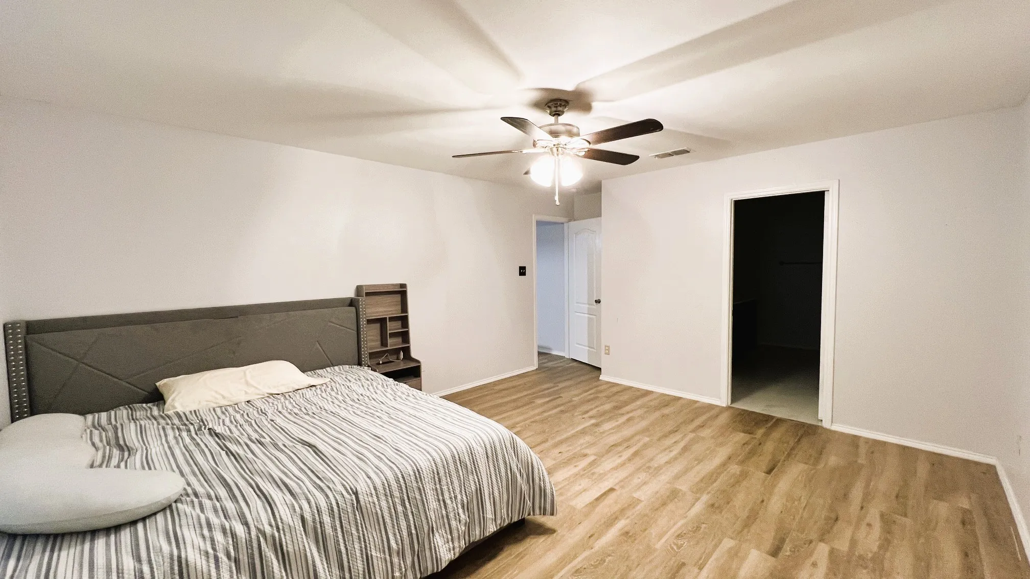 Single Family Residence For Rent in Tarrant County , 909 Penny Royal Court, Arlington, Texas 76002, 3 Bedroom, 2 Bathroom, 2 Garage spaces, 1,924 Sqft, built in 2013, mls#21386800, Real Estate Agent in Arlington, Homes For Rent in Tarrant county, Homes For Rent in Arlington, Realtor in Arlington Texas, Real Estate Brokerage Independent Realty Texas, Luminita Cordes Realtor