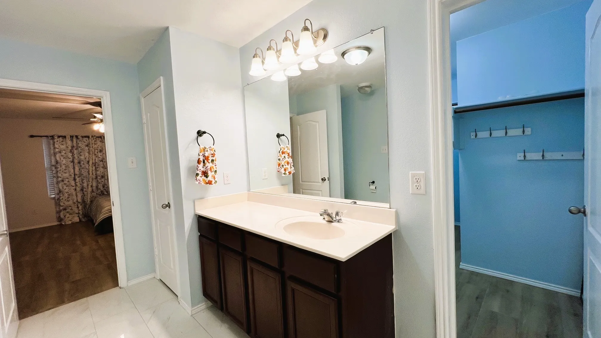 Single Family Residence For Rent in Tarrant County , 909 Penny Royal Court, Arlington, Texas 76002, 3 Bedroom, 2 Bathroom, 2 Garage spaces, 1,924 Sqft, built in 2013, mls#21386800, Real Estate Agent in Arlington, Homes For Rent in Tarrant county, Homes For Rent in Arlington, Realtor in Arlington Texas, Real Estate Brokerage Independent Realty Texas, Luminita Cordes Realtor
