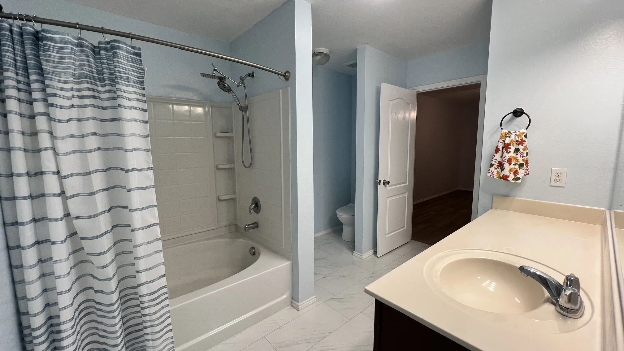 Single Family Residence For Rent in Tarrant County , 909 Penny Royal Court, Arlington, Texas 76002, 3 Bedroom, 2 Bathroom, 2 Garage spaces, 1,924 Sqft, built in 2013, mls#21386800, Real Estate Agent in Arlington, Homes For Rent in Tarrant county, Homes For Rent in Arlington, Realtor in Arlington Texas, Real Estate Brokerage Independent Realty Texas, Luminita Cordes Realtor