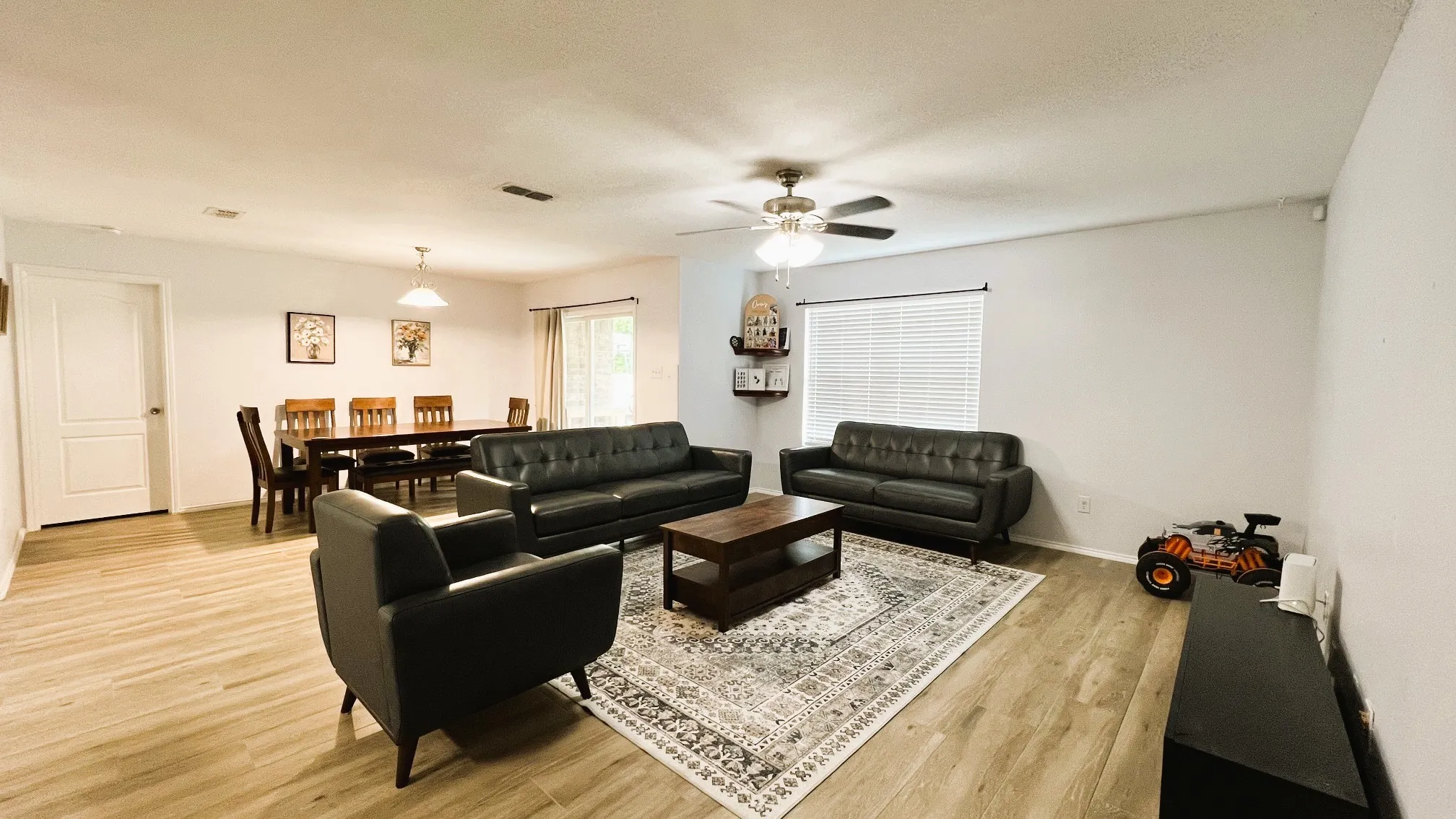 Single Family Residence For Rent in Tarrant County , 909 Penny Royal Court, Arlington, Texas 76002, 3 Bedroom, 2 Bathroom, 2 Garage spaces, 1,924 Sqft, built in 2013, mls#21386800, Real Estate Agent in Arlington, Homes For Rent in Tarrant county, Homes For Rent in Arlington, Realtor in Arlington Texas, Real Estate Brokerage Independent Realty Texas, Luminita Cordes Realtor
