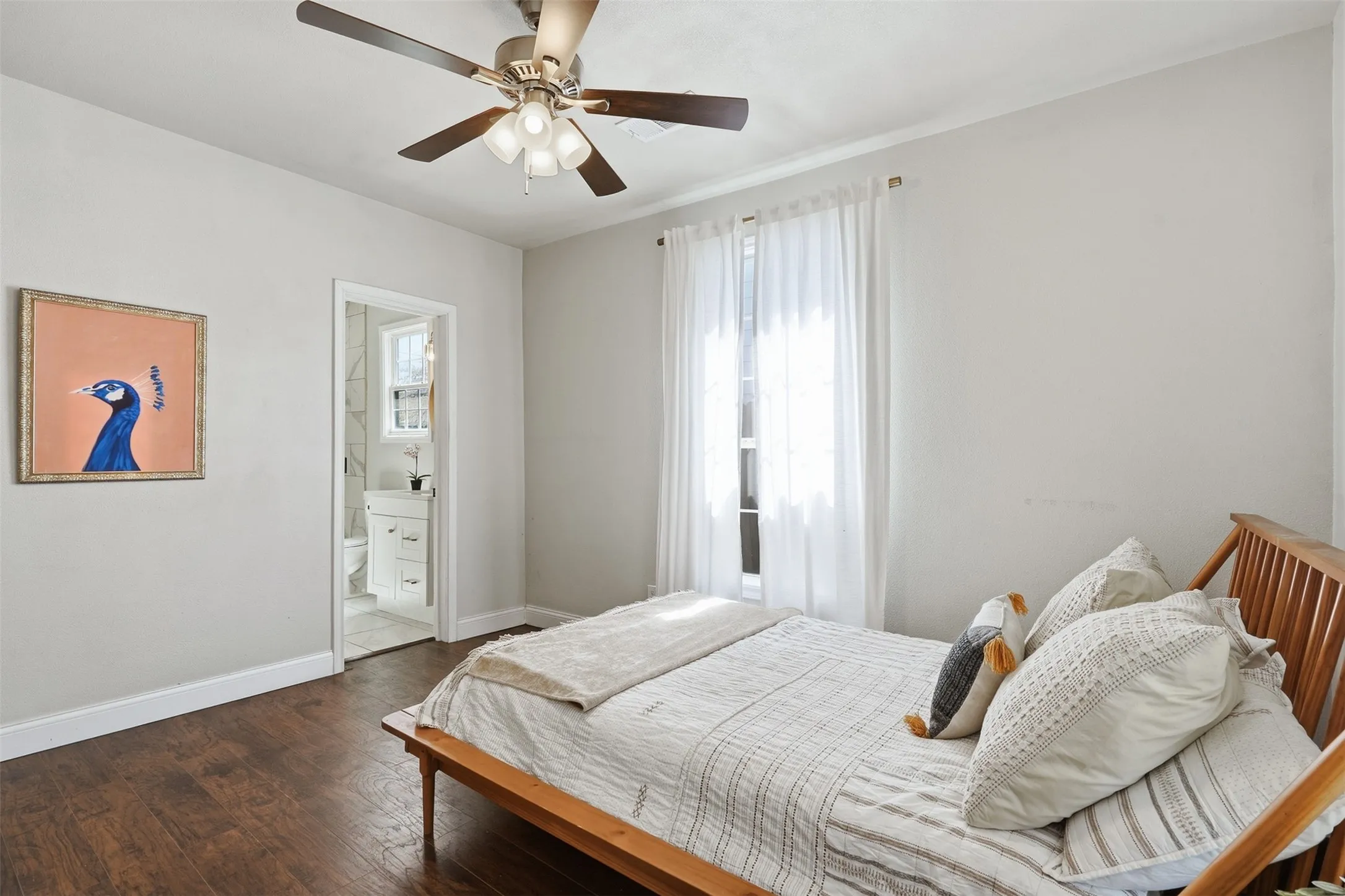 Single Family Residence For Sale in Tarrant County , 1321 Stewart Street, Fort Worth, Texas 76104, 3 Bedroom, 2 Bathroom, Garage spaces, 1,195 Sqft, built in 1919, mls#21381043, Real Estate Agent in Fort Worth, Homes For Sale in Tarrant county, Homes For Sale in Fort Worth, Realtor in Fort Worth Texas, Real Estate Brokerage Independent Realty Texas, Luminita Cordes Realtor