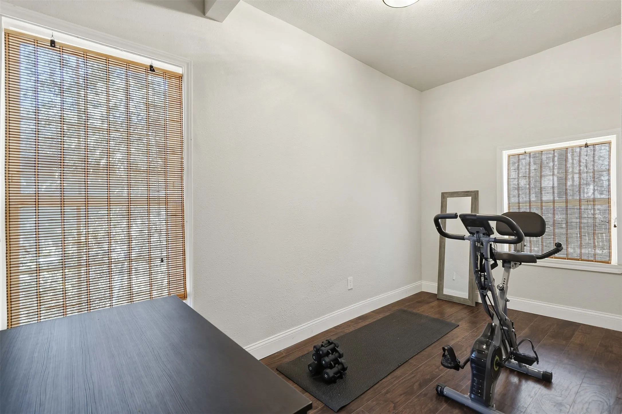 Single Family Residence For Sale in Tarrant County , 1321 Stewart Street, Fort Worth, Texas 76104, 3 Bedroom, 2 Bathroom, Garage spaces, 1,195 Sqft, built in 1919, mls#21381043, Real Estate Agent in Fort Worth, Homes For Sale in Tarrant county, Homes For Sale in Fort Worth, Realtor in Fort Worth Texas, Real Estate Brokerage Independent Realty Texas, Luminita Cordes Realtor