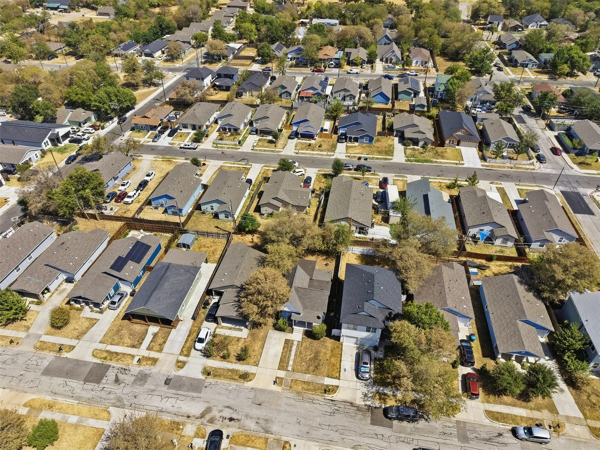 Single Family Residence For Sale in Tarrant County , 1321 Stewart Street, Fort Worth, Texas 76104, 3 Bedroom, 2 Bathroom, Garage spaces, 1,195 Sqft, built in 1919, mls#21381043, Real Estate Agent in Fort Worth, Homes For Sale in Tarrant county, Homes For Sale in Fort Worth, Realtor in Fort Worth Texas, Real Estate Brokerage Independent Realty Texas, Luminita Cordes Realtor