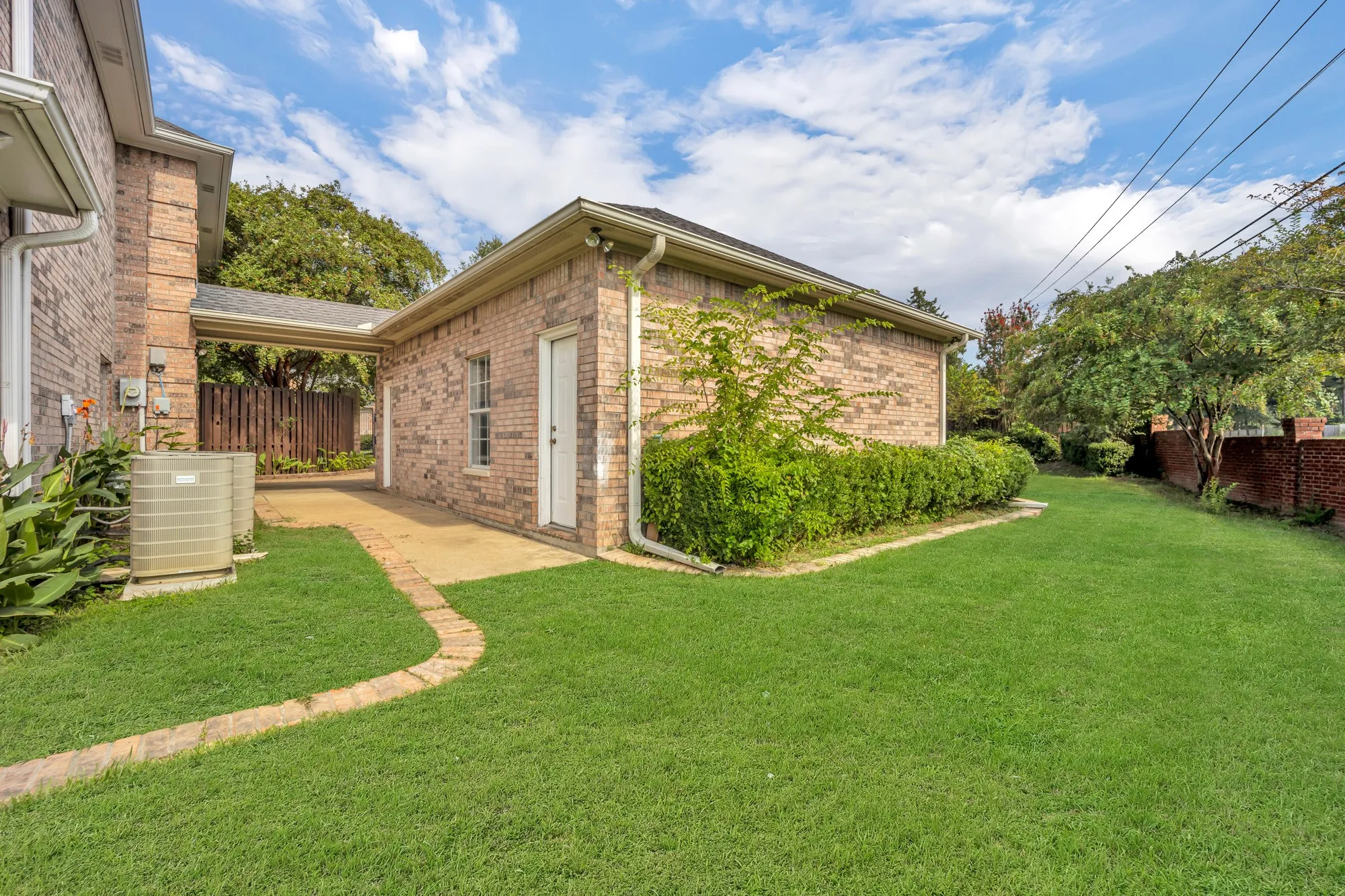 Single Family Residence For Sale in Smith County , 5718 Gloucester Drive, Tyler, Texas 75707, 4 Bedroom, 4 Bathroom, 2 Garage spaces, 3,741 Sqft, built in 2003, mls#21384238, Real Estate Agent in Tyler, Homes For Sale in Smith county, Homes For Sale in Tyler, Realtor in Tyler Texas, Real Estate Brokerage Independent Realty Texas, Luminita Cordes Realtor