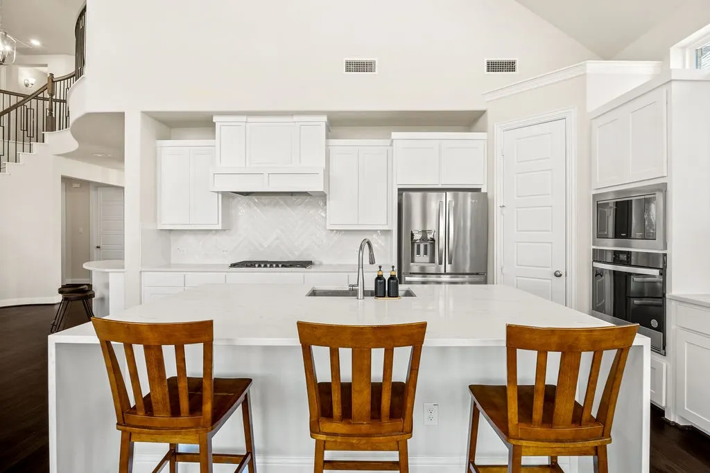 Single Family Residence For Rent in Tarrant County , 7618 Kiowana Court, Grand Prairie, Texas 75054, 4 Bedroom, 3 Bathroom, 3 Garage spaces, 3,836 Sqft, built in 2024, mls#21382537, Real Estate Agent in Grand Prairie, Homes For Rent in Tarrant county, Homes For Rent in Grand Prairie, Realtor in Grand Prairie Texas, Real Estate Brokerage Independent Realty Texas, Luminita Cordes Realtor