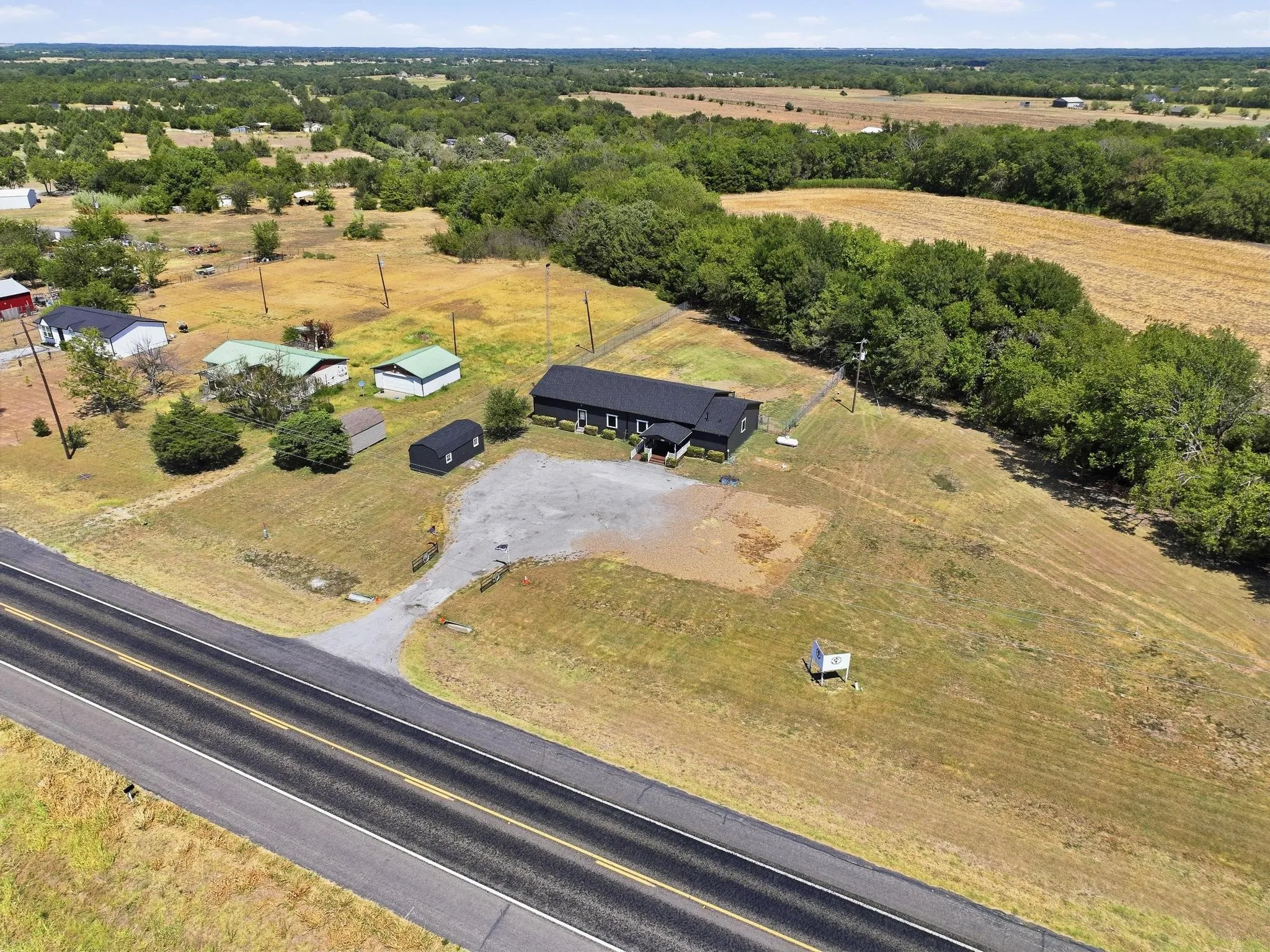 Business For Sale in Fannin County , 11540 US Highway 69, Whitewright, Texas 75491, 0, 0, Garage spaces, 0 Sqft, built in 1999, mls#21381983, Real Estate Agent in Whitewright, Homes For Sale in Fannin county, Homes For Sale in Whitewright, Realtor in Whitewright Texas, Real Estate Brokerage Independent Realty Texas, Luminita Cordes Realtor