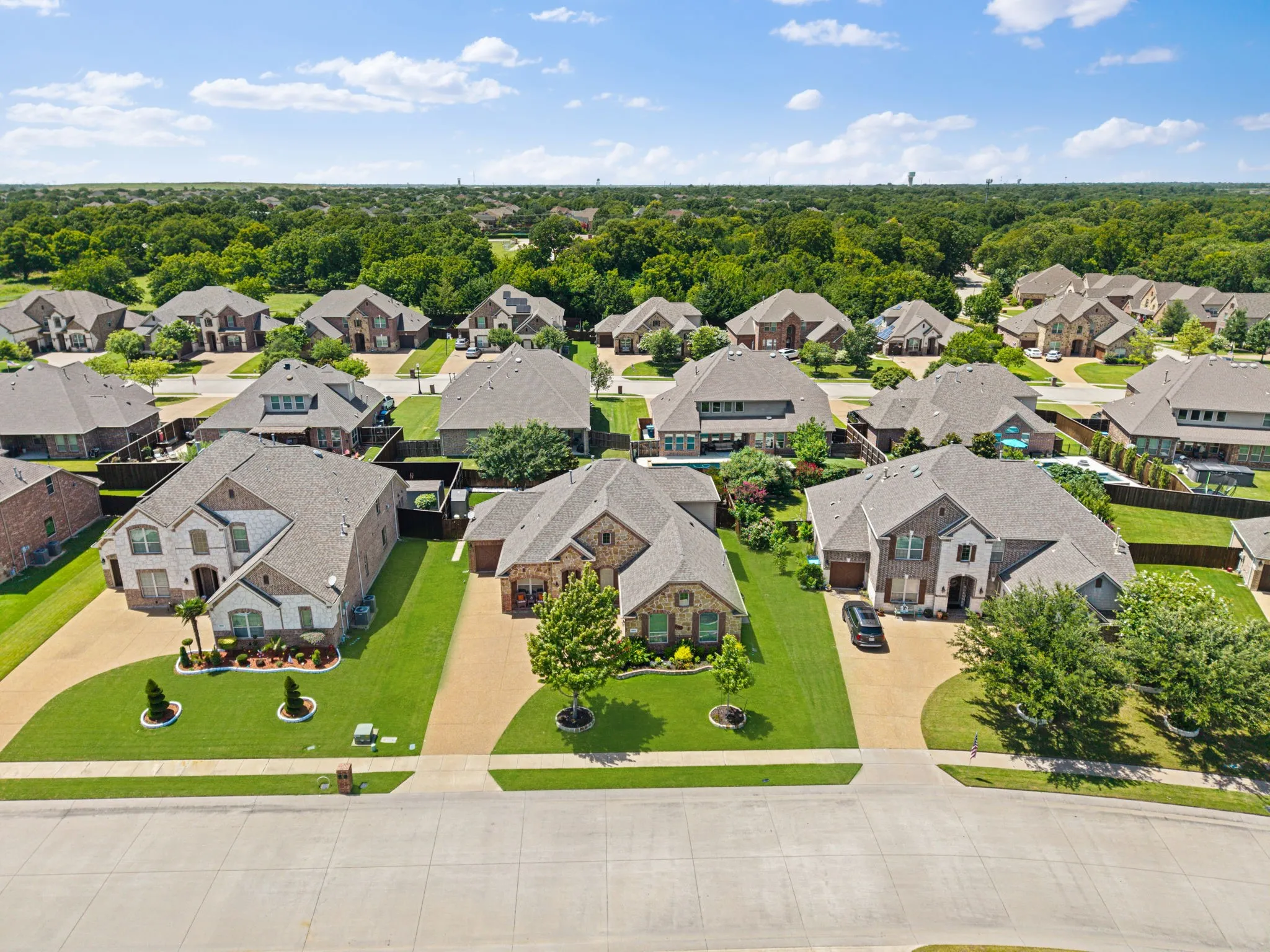 Single Family Residence For Sale in Dallas County , 9902 Clubhouse Circle, Rowlett, Texas 75089, 4 Bedroom, 4 Bathroom, 3 Garage spaces, 2,628 Sqft, built in 2014, mls#21388977, Real Estate Agent in Rowlett, Homes For Sale in Dallas county, Homes For Sale in Rowlett, Realtor in Rowlett Texas, Real Estate Brokerage Independent Realty Texas, Luminita Cordes Realtor