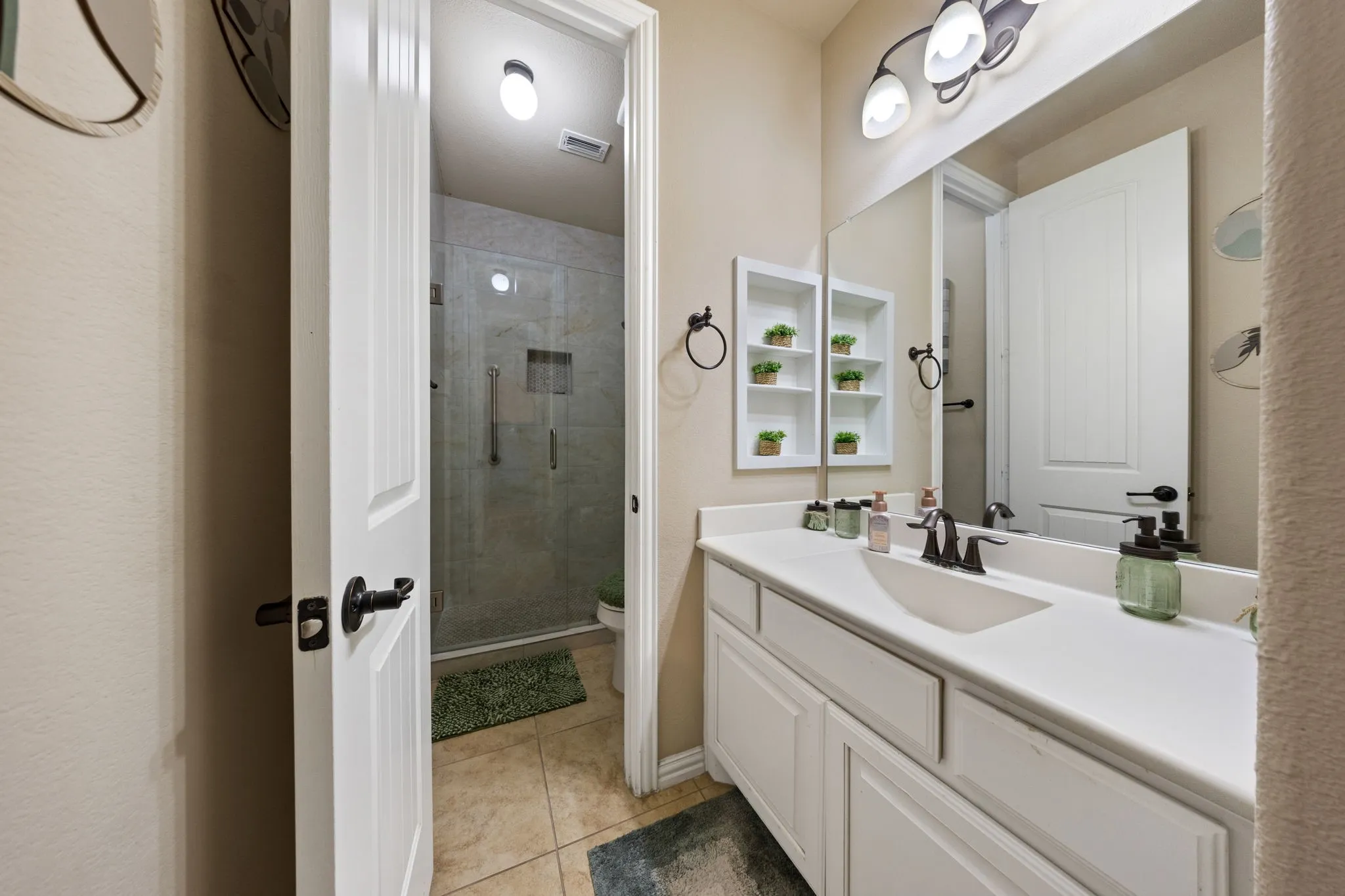 Single Family Residence For Sale in Dallas County , 9902 Clubhouse Circle, Rowlett, Texas 75089, 4 Bedroom, 4 Bathroom, 3 Garage spaces, 2,628 Sqft, built in 2014, mls#21388977, Real Estate Agent in Rowlett, Homes For Sale in Dallas county, Homes For Sale in Rowlett, Realtor in Rowlett Texas, Real Estate Brokerage Independent Realty Texas, Luminita Cordes Realtor