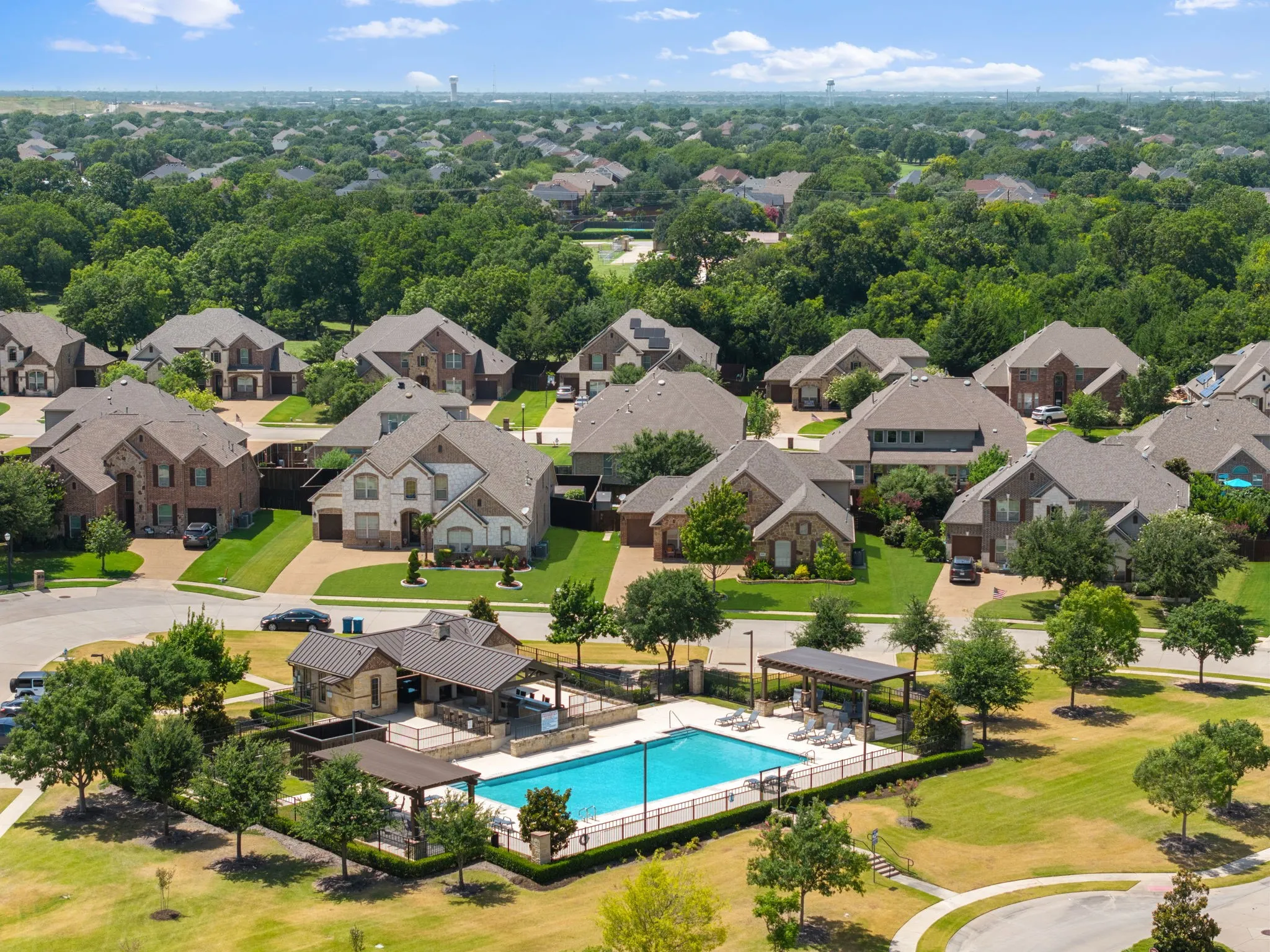 Single Family Residence For Sale in Dallas County , 9902 Clubhouse Circle, Rowlett, Texas 75089, 4 Bedroom, 4 Bathroom, 3 Garage spaces, 2,628 Sqft, built in 2014, mls#21388977, Real Estate Agent in Rowlett, Homes For Sale in Dallas county, Homes For Sale in Rowlett, Realtor in Rowlett Texas, Real Estate Brokerage Independent Realty Texas, Luminita Cordes Realtor