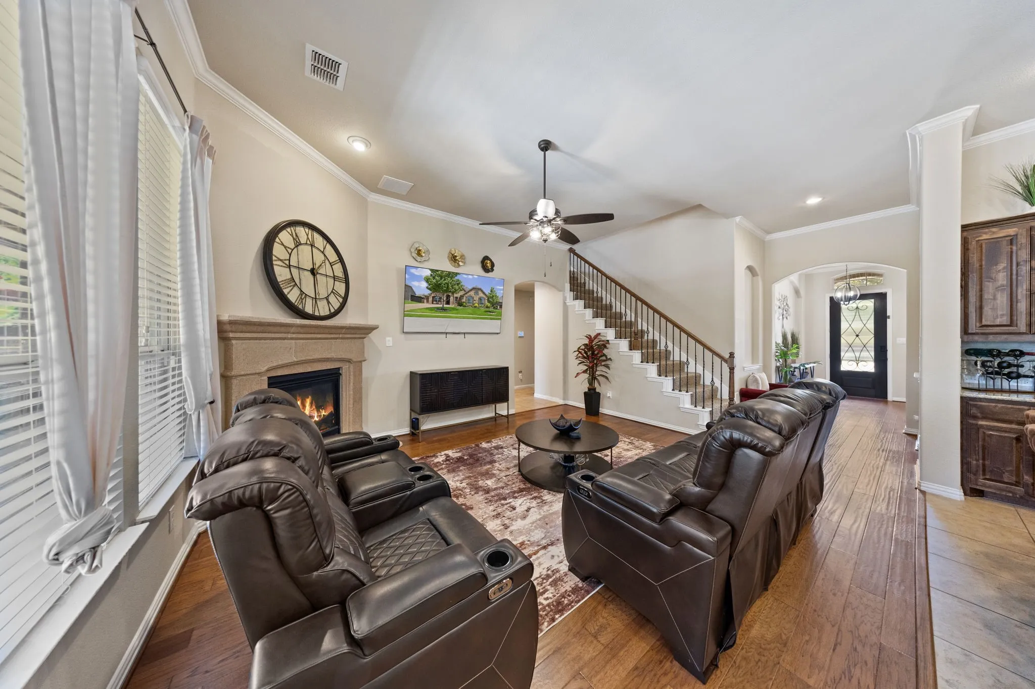 Single Family Residence For Sale in Dallas County , 9902 Clubhouse Circle, Rowlett, Texas 75089, 4 Bedroom, 4 Bathroom, 3 Garage spaces, 2,628 Sqft, built in 2014, mls#21388977, Real Estate Agent in Rowlett, Homes For Sale in Dallas county, Homes For Sale in Rowlett, Realtor in Rowlett Texas, Real Estate Brokerage Independent Realty Texas, Luminita Cordes Realtor