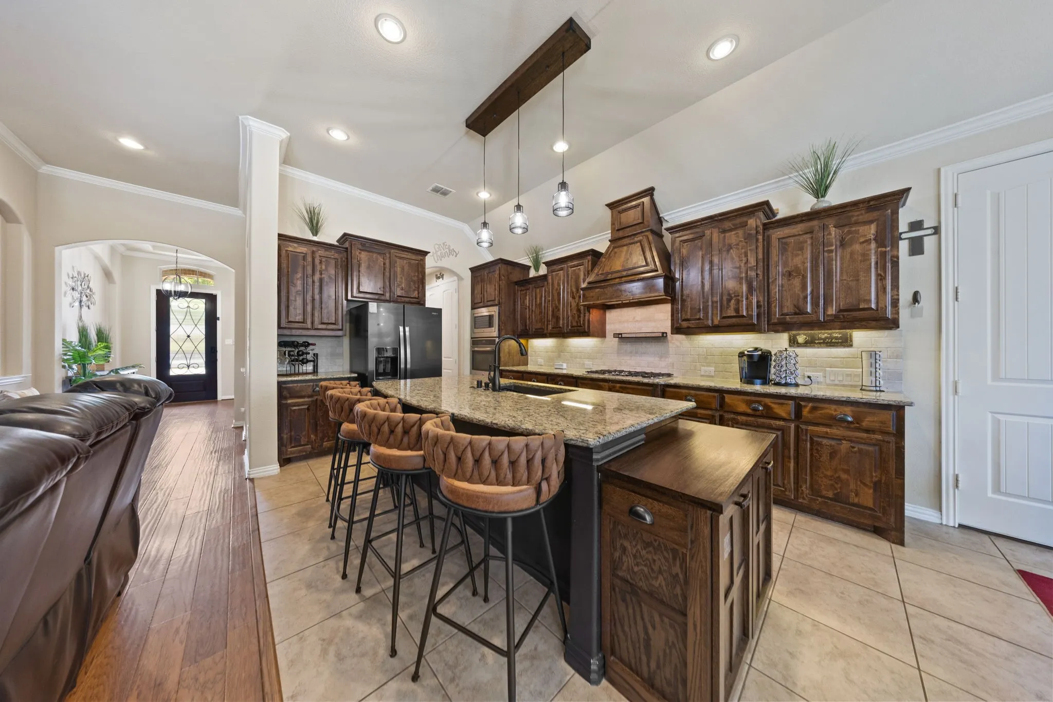 Single Family Residence For Sale in Dallas County , 9902 Clubhouse Circle, Rowlett, Texas 75089, 4 Bedroom, 4 Bathroom, 3 Garage spaces, 2,628 Sqft, built in 2014, mls#21388977, Real Estate Agent in Rowlett, Homes For Sale in Dallas county, Homes For Sale in Rowlett, Realtor in Rowlett Texas, Real Estate Brokerage Independent Realty Texas, Luminita Cordes Realtor