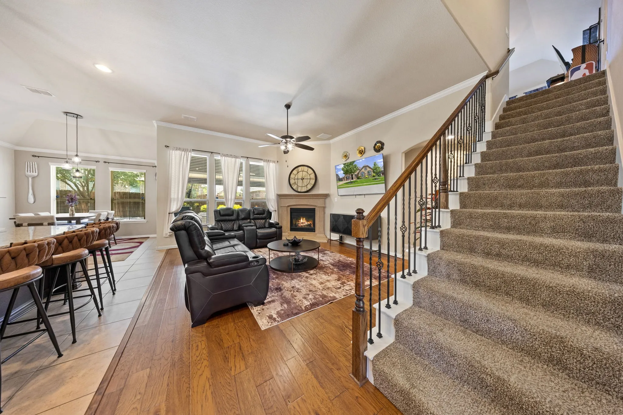 Single Family Residence For Sale in Dallas County , 9902 Clubhouse Circle, Rowlett, Texas 75089, 4 Bedroom, 4 Bathroom, 3 Garage spaces, 2,628 Sqft, built in 2014, mls#21388977, Real Estate Agent in Rowlett, Homes For Sale in Dallas county, Homes For Sale in Rowlett, Realtor in Rowlett Texas, Real Estate Brokerage Independent Realty Texas, Luminita Cordes Realtor