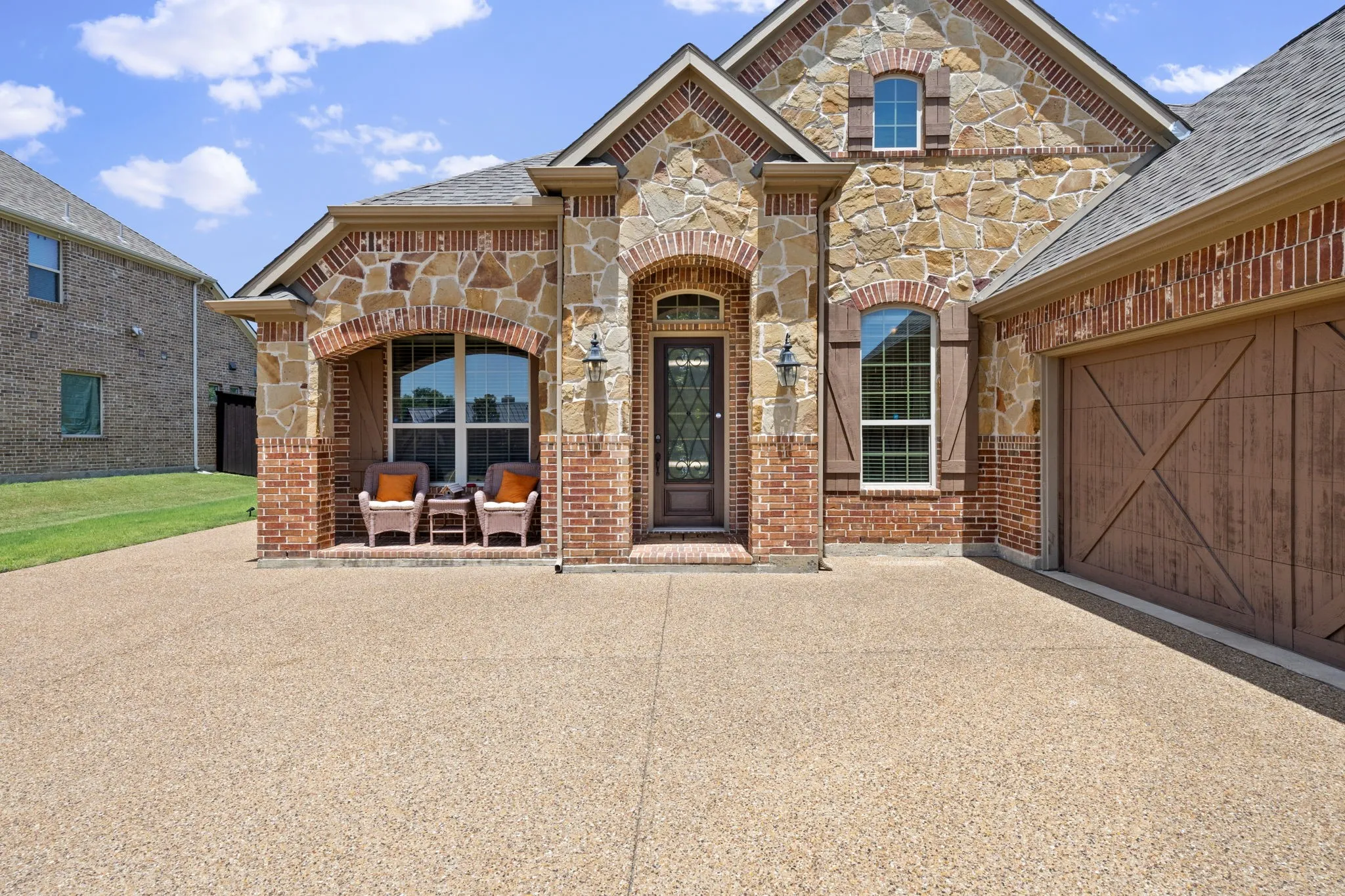 Single Family Residence For Sale in Dallas County , 9902 Clubhouse Circle, Rowlett, Texas 75089, 4 Bedroom, 4 Bathroom, 3 Garage spaces, 2,628 Sqft, built in 2014, mls#21388977, Real Estate Agent in Rowlett, Homes For Sale in Dallas county, Homes For Sale in Rowlett, Realtor in Rowlett Texas, Real Estate Brokerage Independent Realty Texas, Luminita Cordes Realtor
