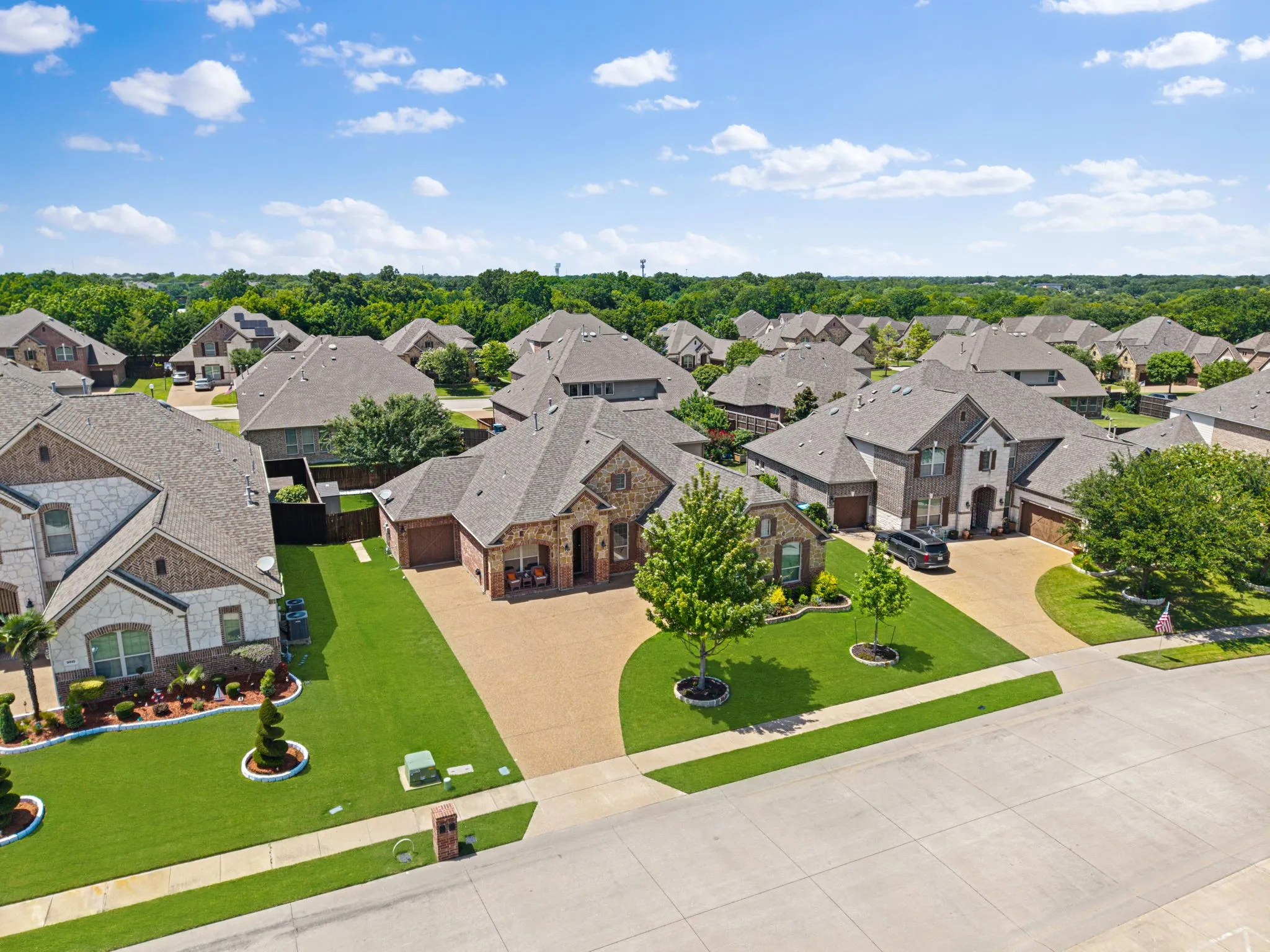 Single Family Residence For Sale in Dallas County , 9902 Clubhouse Circle, Rowlett, Texas 75089, 4 Bedroom, 4 Bathroom, 3 Garage spaces, 2,628 Sqft, built in 2014, mls#21388977, Real Estate Agent in Rowlett, Homes For Sale in Dallas county, Homes For Sale in Rowlett, Realtor in Rowlett Texas, Real Estate Brokerage Independent Realty Texas, Luminita Cordes Realtor