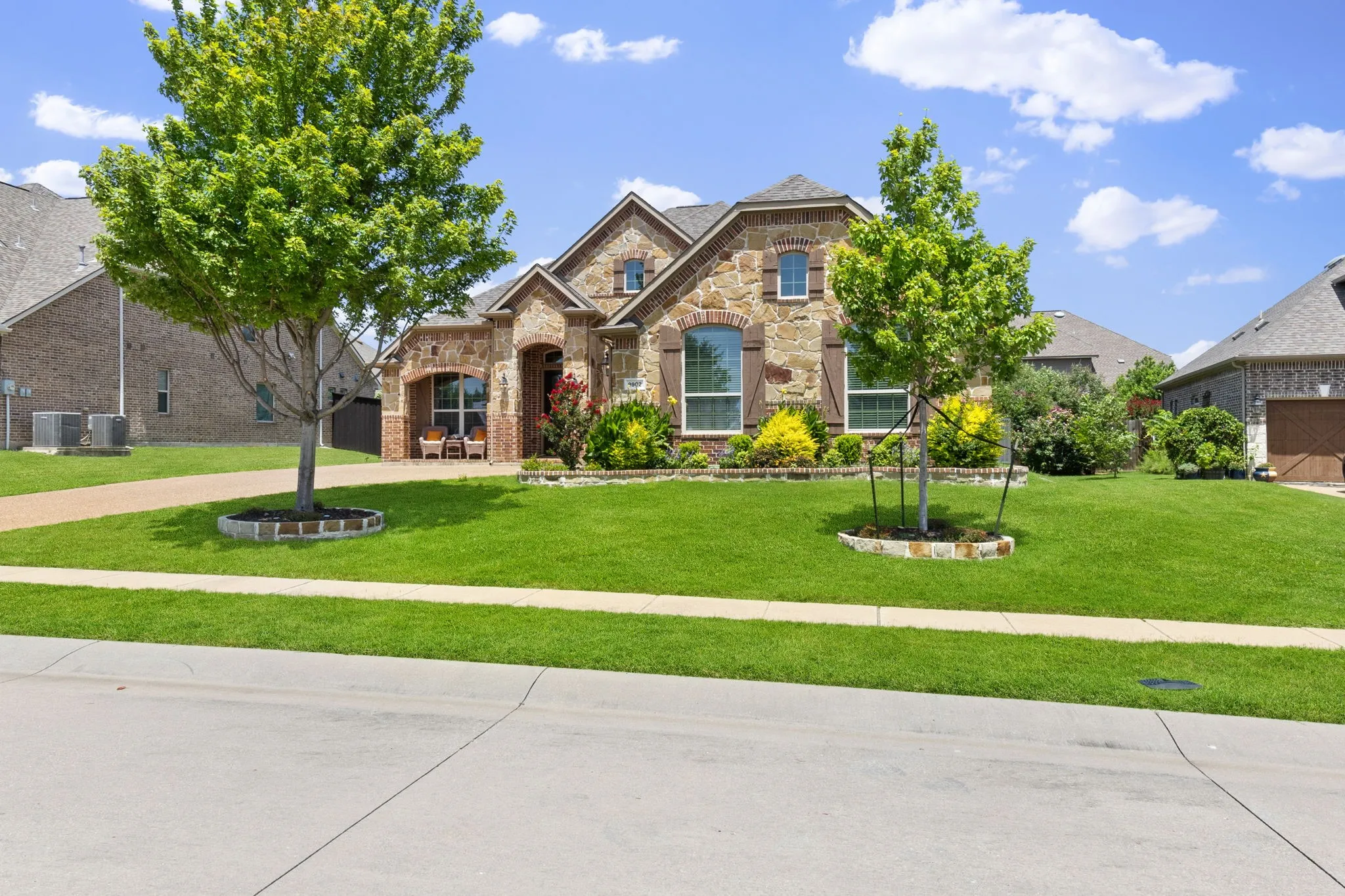 Single Family Residence For Sale in Dallas County , 9902 Clubhouse Circle, Rowlett, Texas 75089, 4 Bedroom, 4 Bathroom, 3 Garage spaces, 2,628 Sqft, built in 2014, mls#21388977, Real Estate Agent in Rowlett, Homes For Sale in Dallas county, Homes For Sale in Rowlett, Realtor in Rowlett Texas, Real Estate Brokerage Independent Realty Texas, Luminita Cordes Realtor