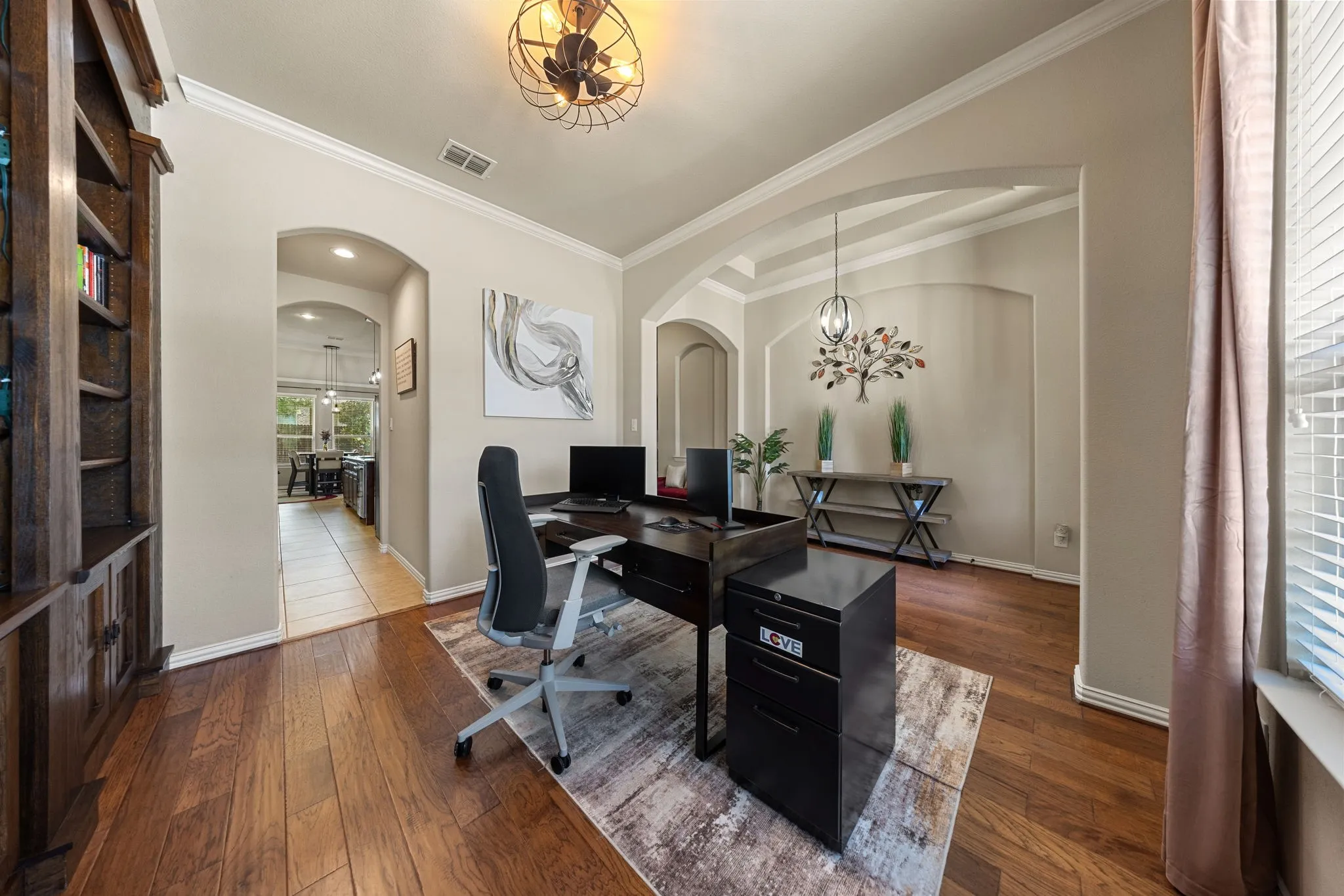 Single Family Residence For Sale in Dallas County , 9902 Clubhouse Circle, Rowlett, Texas 75089, 4 Bedroom, 4 Bathroom, 3 Garage spaces, 2,628 Sqft, built in 2014, mls#21388977, Real Estate Agent in Rowlett, Homes For Sale in Dallas county, Homes For Sale in Rowlett, Realtor in Rowlett Texas, Real Estate Brokerage Independent Realty Texas, Luminita Cordes Realtor