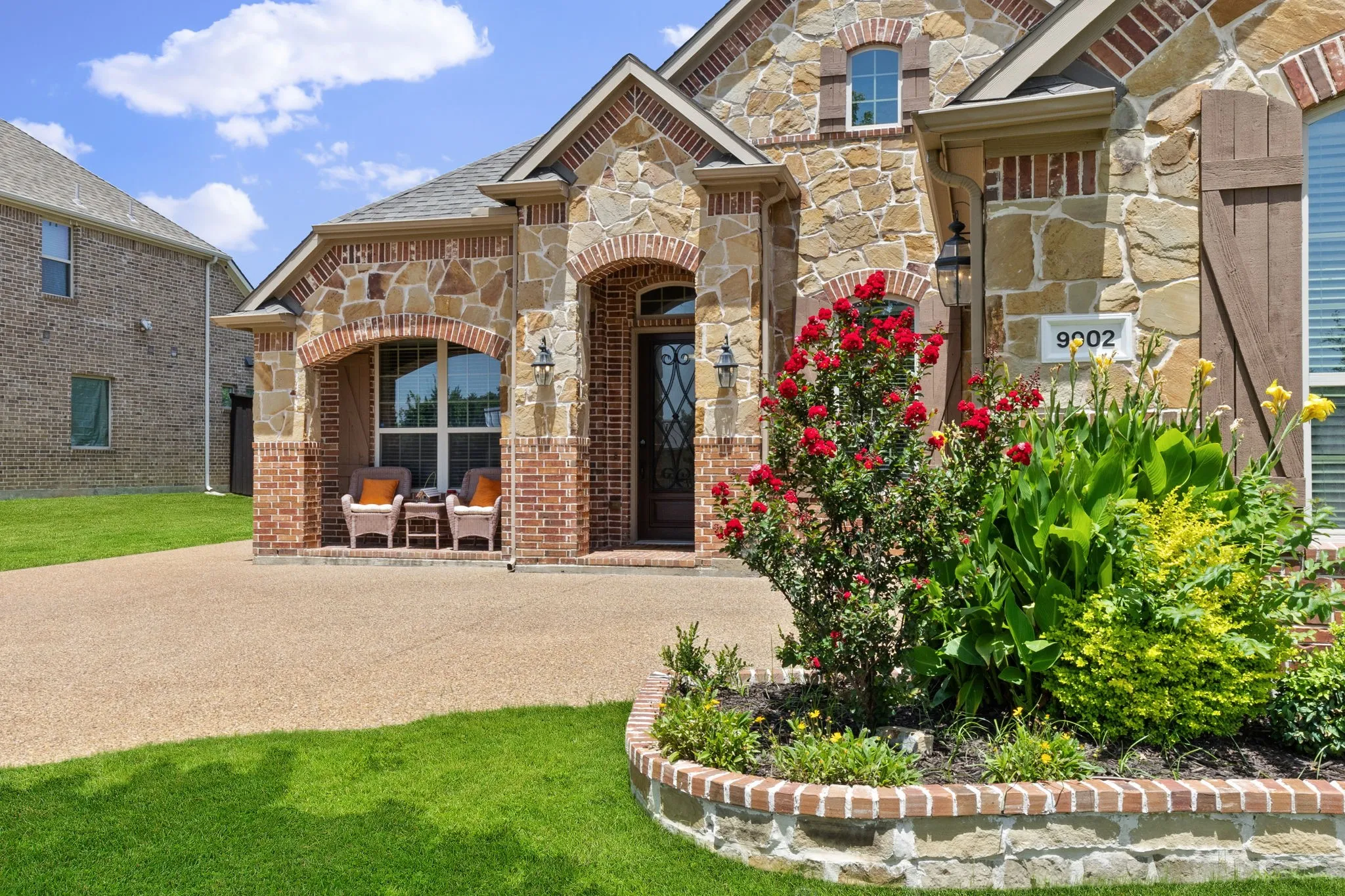 Single Family Residence For Sale in Dallas County , 9902 Clubhouse Circle, Rowlett, Texas 75089, 4 Bedroom, 4 Bathroom, 3 Garage spaces, 2,628 Sqft, built in 2014, mls#21388977, Real Estate Agent in Rowlett, Homes For Sale in Dallas county, Homes For Sale in Rowlett, Realtor in Rowlett Texas, Real Estate Brokerage Independent Realty Texas, Luminita Cordes Realtor