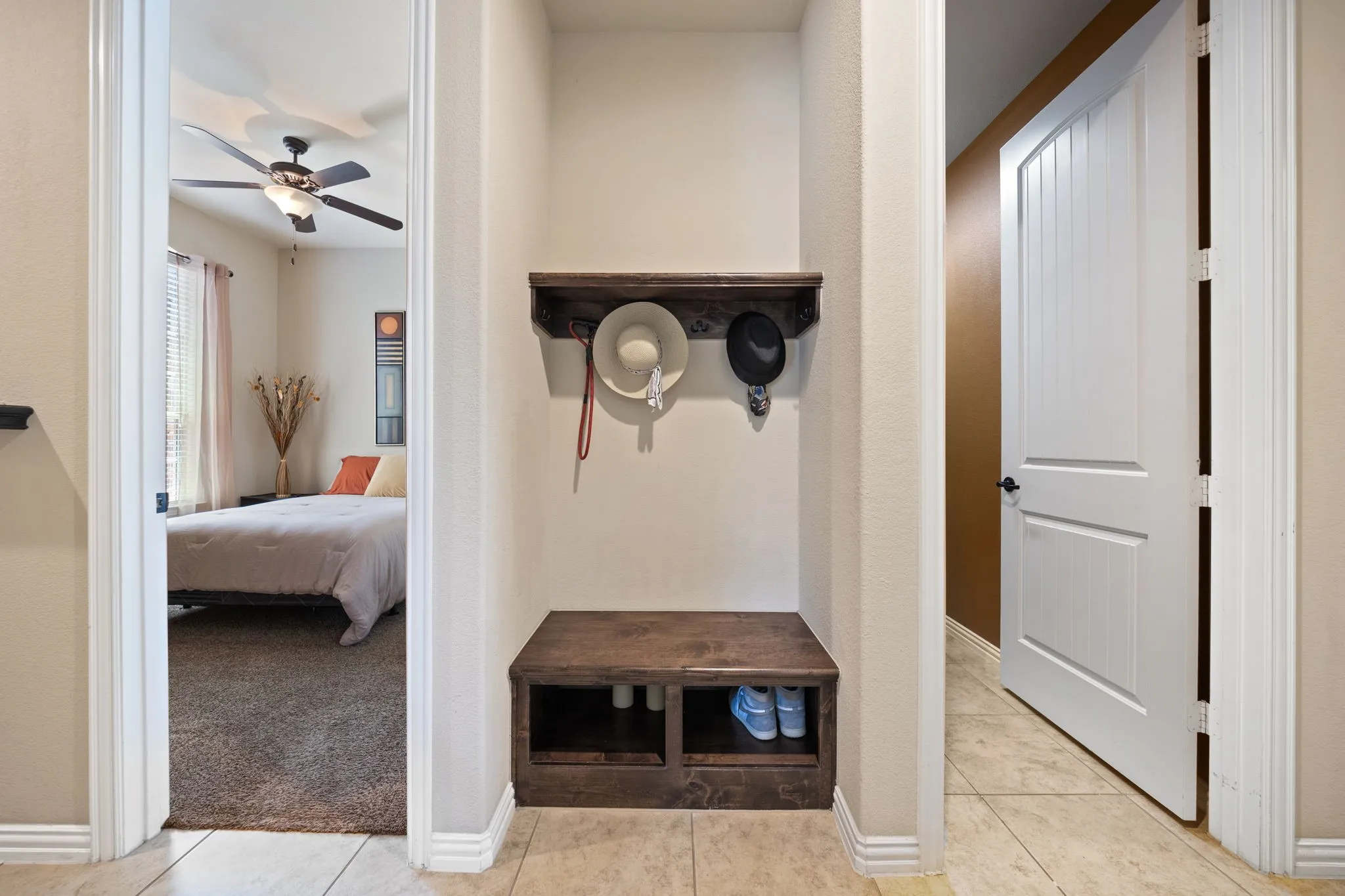 Single Family Residence For Sale in Dallas County , 9902 Clubhouse Circle, Rowlett, Texas 75089, 4 Bedroom, 4 Bathroom, 3 Garage spaces, 2,628 Sqft, built in 2014, mls#21388977, Real Estate Agent in Rowlett, Homes For Sale in Dallas county, Homes For Sale in Rowlett, Realtor in Rowlett Texas, Real Estate Brokerage Independent Realty Texas, Luminita Cordes Realtor