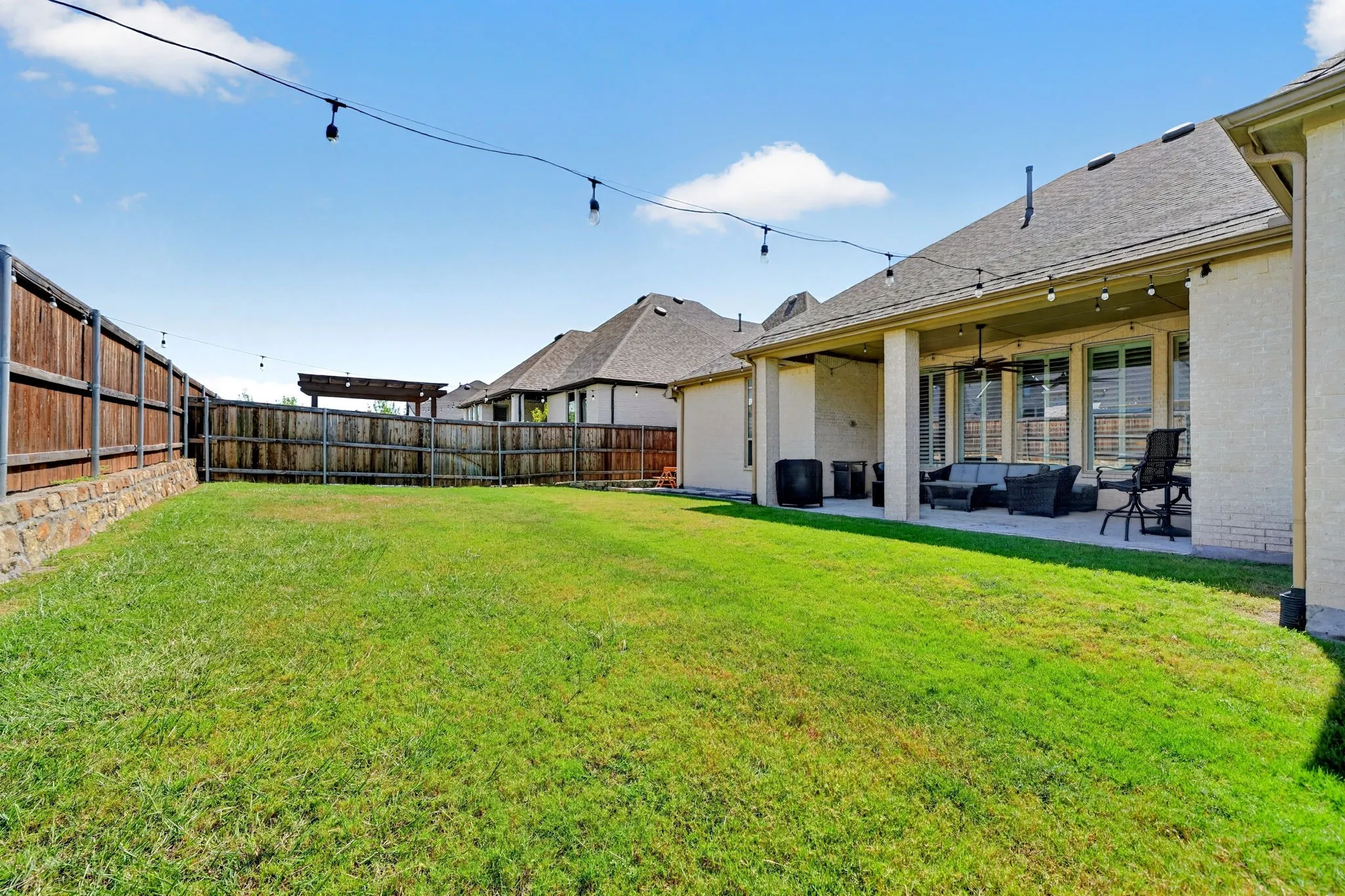 Single Family Residence For Sale in Rockwall County , 2218 Randas Way, Rockwall, Texas 75087, 4 Bedroom, 4 Bathroom, 3 Garage spaces, 3,200 Sqft, built in 2021, mls#21385414, Real Estate Agent in Rockwall, Homes For Sale in Rockwall county, Homes For Sale in Rockwall, Realtor in Rockwall Texas, Real Estate Brokerage Independent Realty Texas, Luminita Cordes Realtor