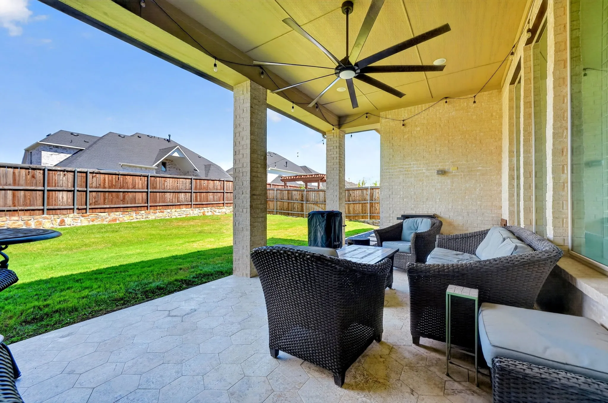 Single Family Residence For Sale in Rockwall County , 2218 Randas Way, Rockwall, Texas 75087, 4 Bedroom, 4 Bathroom, 3 Garage spaces, 3,200 Sqft, built in 2021, mls#21385414, Real Estate Agent in Rockwall, Homes For Sale in Rockwall county, Homes For Sale in Rockwall, Realtor in Rockwall Texas, Real Estate Brokerage Independent Realty Texas, Luminita Cordes Realtor