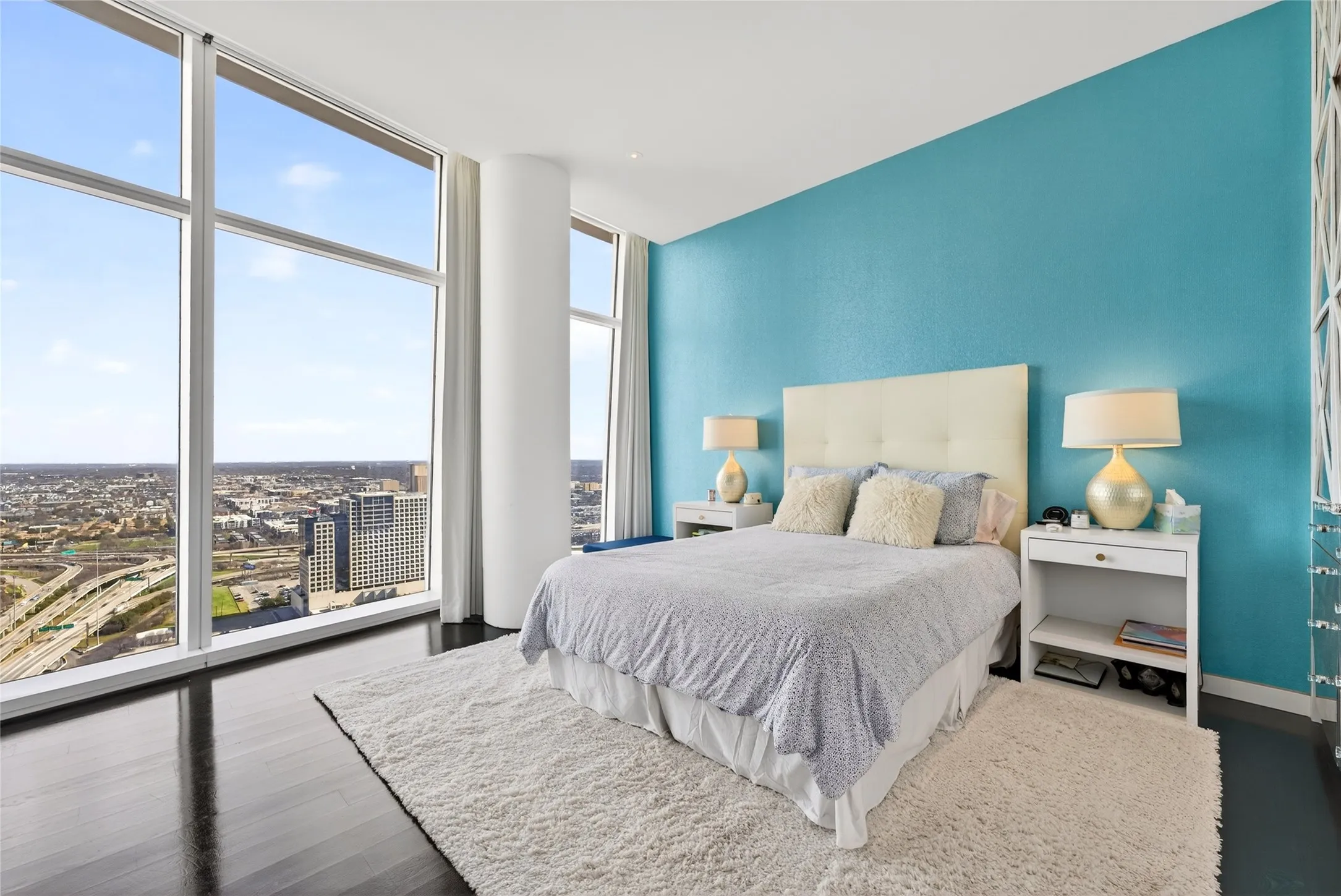 Condominium For Sale in Dallas County , 1918 Olive Street 3701, Dallas, Texas 75201, 3 Bedroom, 4 Bathroom, 4 Garage spaces, 4,681 Sqft, built in 2011, mls#21377170, Real Estate Agent in Dallas, Homes For Sale in Dallas county, Homes For Sale in Dallas, Realtor in Dallas Texas, Real Estate Brokerage Independent Realty Texas, Luminita Cordes Realtor