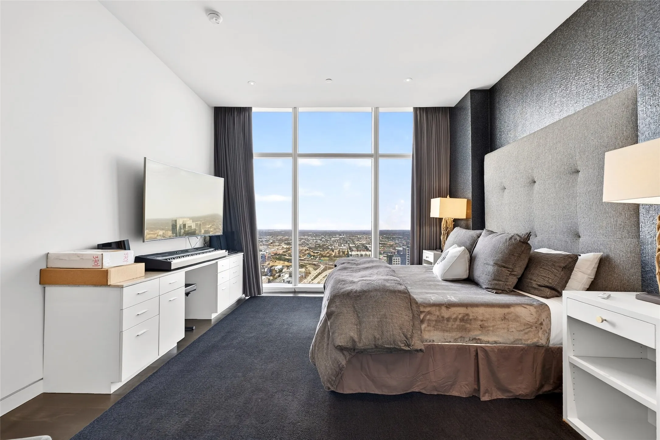 Condominium For Sale in Dallas County , 1918 Olive Street 3701, Dallas, Texas 75201, 3 Bedroom, 4 Bathroom, 4 Garage spaces, 4,681 Sqft, built in 2011, mls#21377170, Real Estate Agent in Dallas, Homes For Sale in Dallas county, Homes For Sale in Dallas, Realtor in Dallas Texas, Real Estate Brokerage Independent Realty Texas, Luminita Cordes Realtor