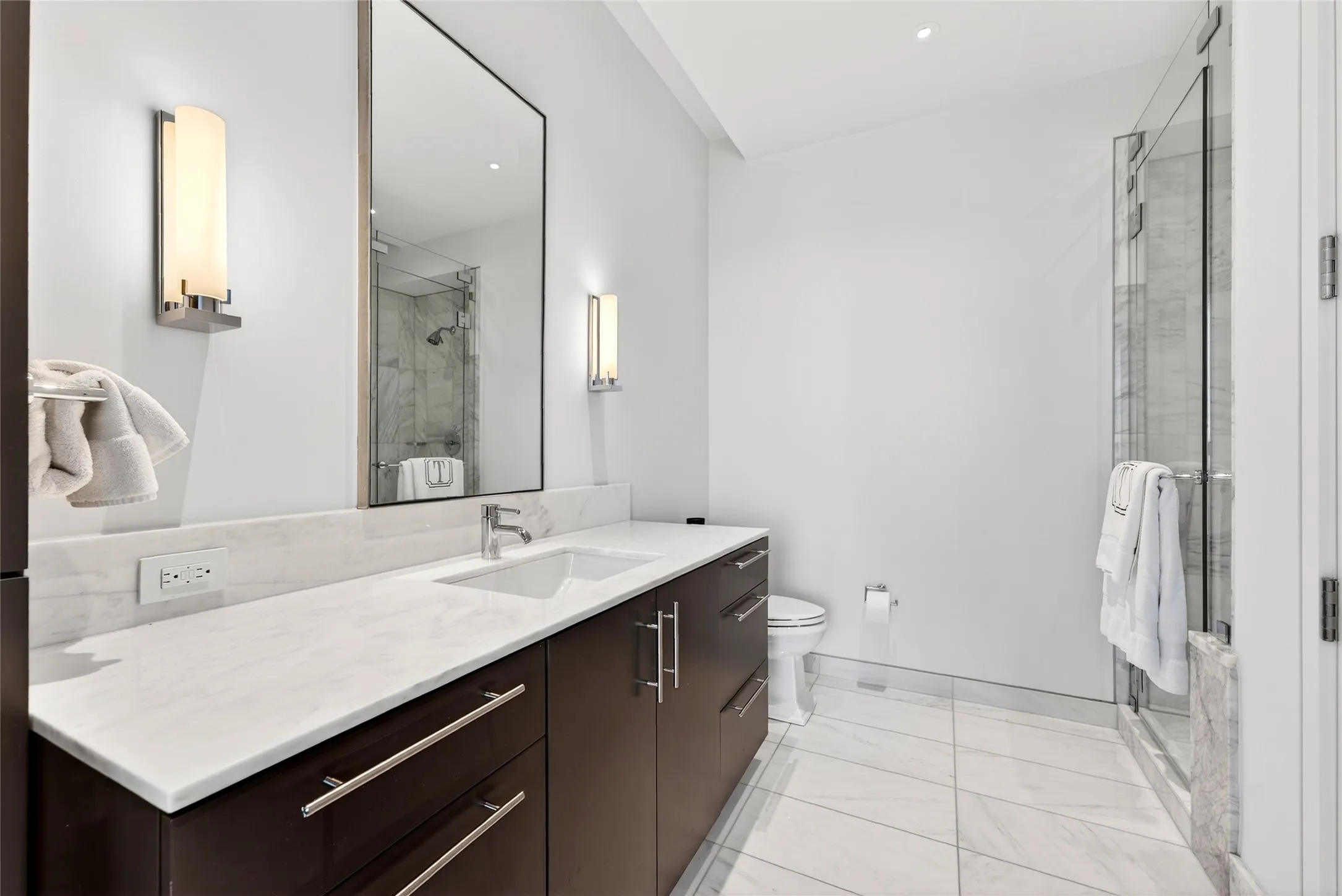 Condominium For Sale in Dallas County , 1918 Olive Street 3701, Dallas, Texas 75201, 3 Bedroom, 4 Bathroom, 4 Garage spaces, 4,681 Sqft, built in 2011, mls#21377170, Real Estate Agent in Dallas, Homes For Sale in Dallas county, Homes For Sale in Dallas, Realtor in Dallas Texas, Real Estate Brokerage Independent Realty Texas, Luminita Cordes Realtor
